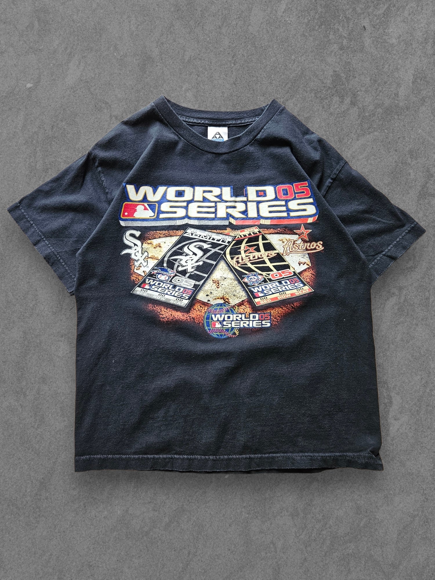 Vintage world series tee from 2005 