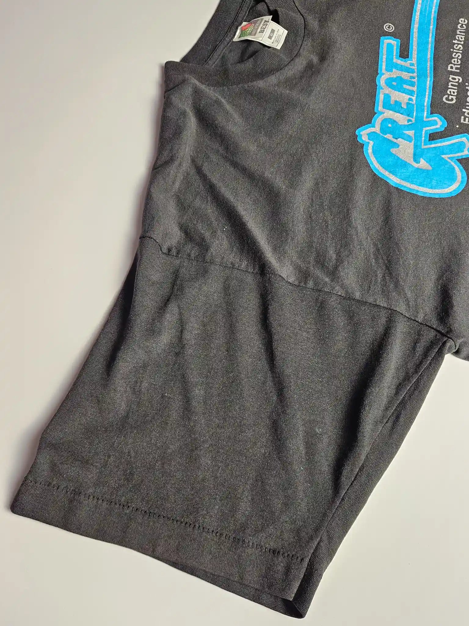 G.R.E.A.T. Gang Resistance Education and Training borstprint jaren 90 detail