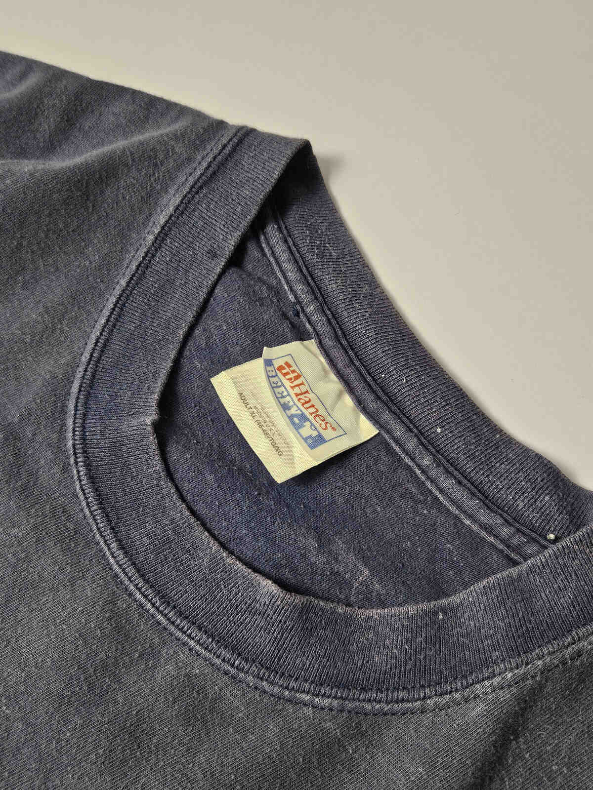 "Origineel Hanes Beefy-T label op Google T-shirt – klassieke jaren 90 / vroege 2000s productie, populair bij tech history en Silicon Valley memorabilia collectors"

