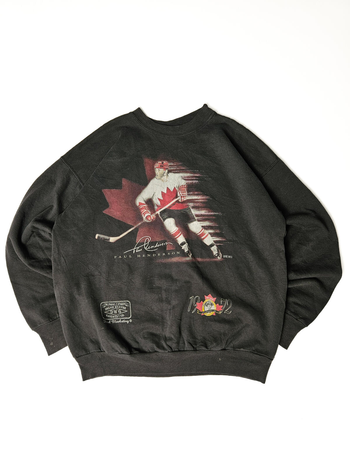 "Vintage Paul Henderson Canada hockey sweater met 1972 Summit Series design – historisch NHL collectors item, geliefd bij hockey en sport heritage fans"

