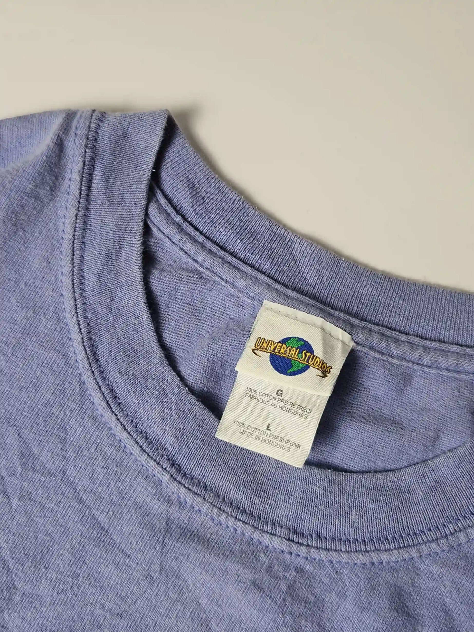 Universal Studios label – Made in Mexico single stitch, typische jaren 90 vintage T-shirt authenticatie voor verzamelaars van theme park merchandise


