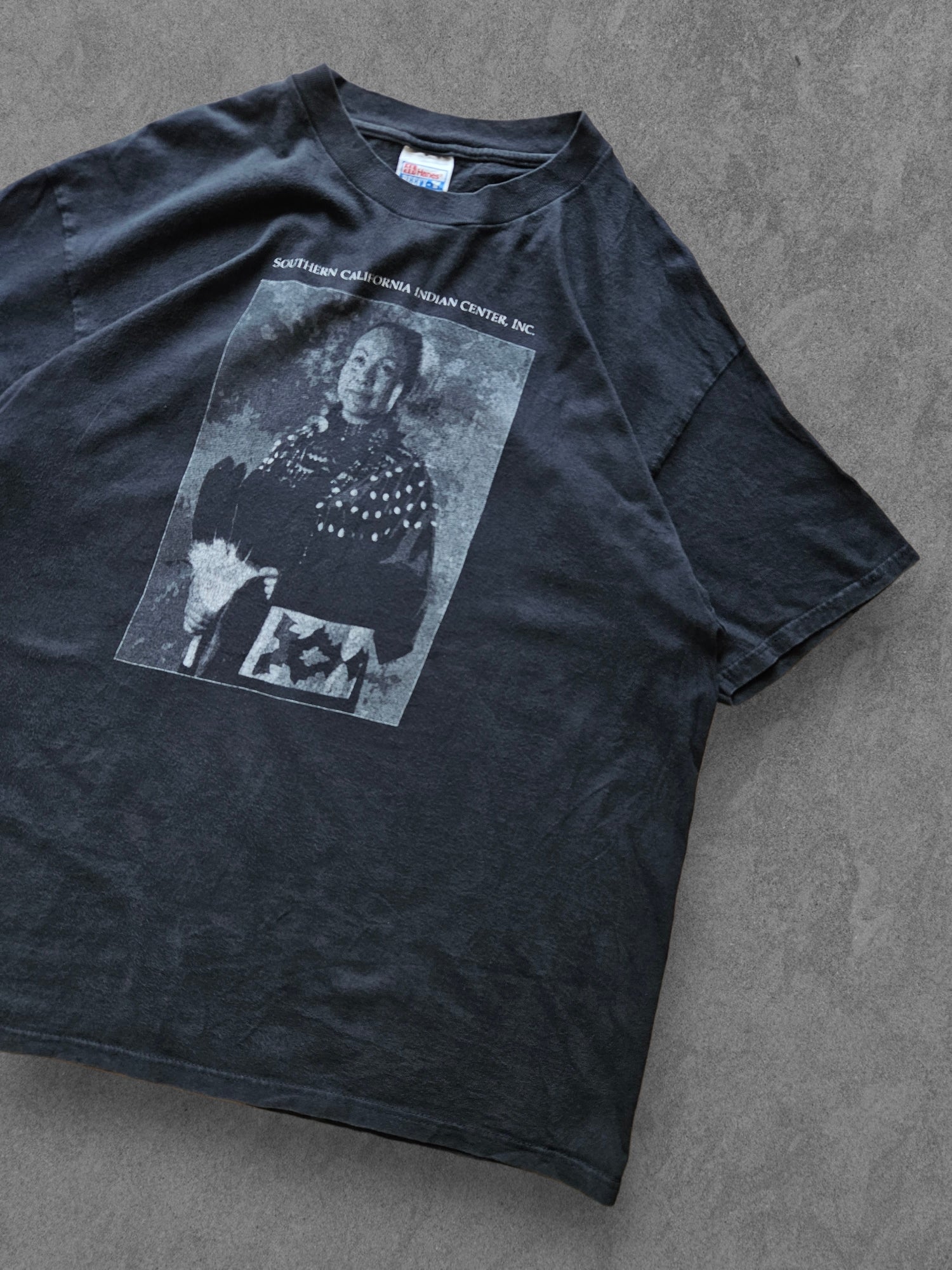 90s HANES ''SOUTHERN CALIFORNIA INDIAN CENTER'' T-SHIRT [XL]