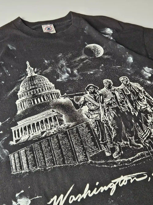 Vintage jaren 90 Washington D.C. graphic tee met Capitol building illustratie en paint-splattered look