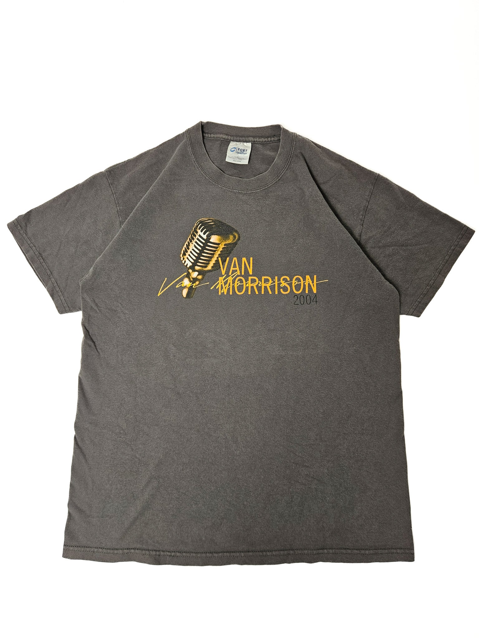 Grijs vintage Van Morrison T-shirt met microfoon en gele tekst op flat lay