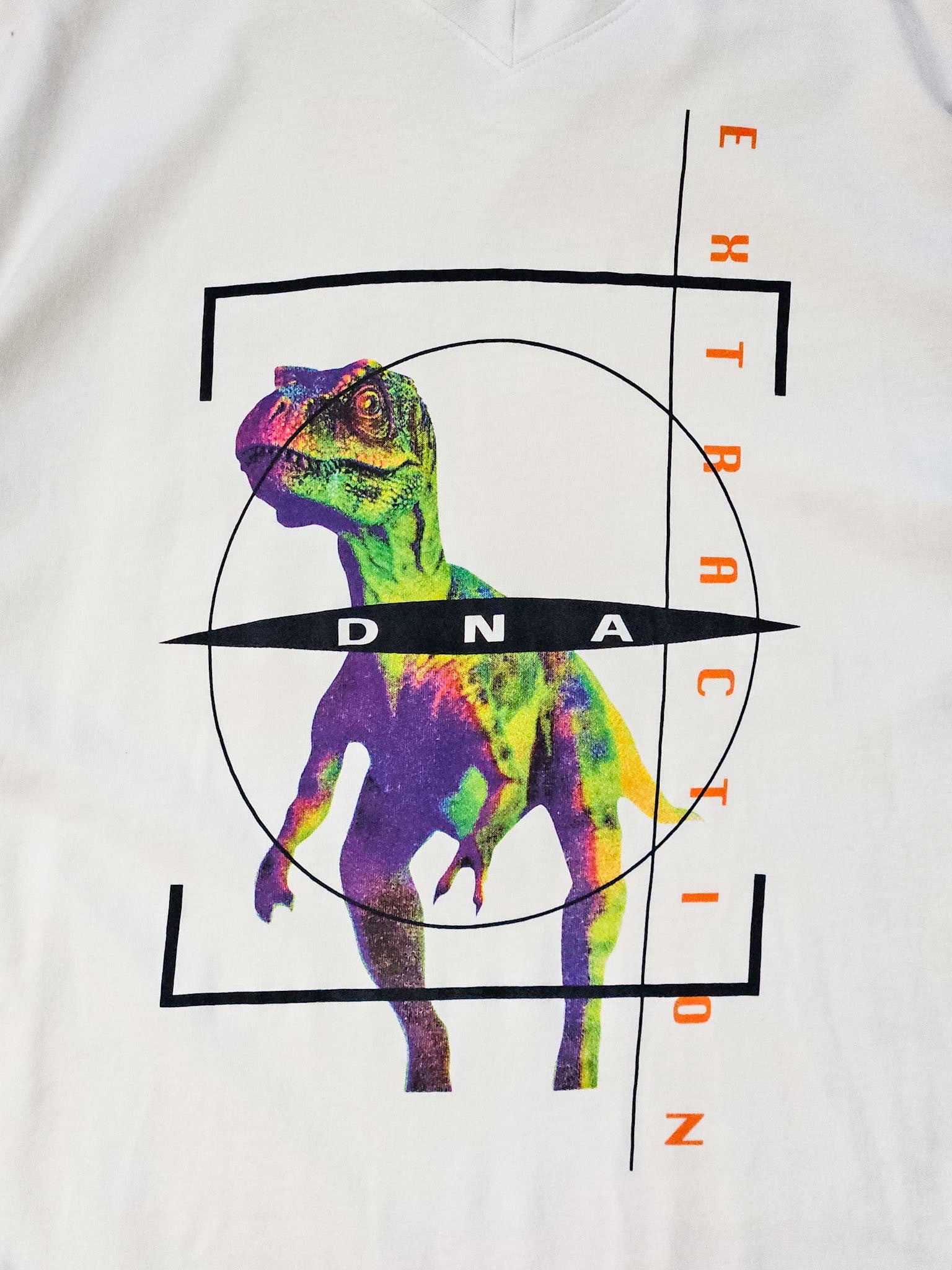 Close-up DNA Extraction raptor frontprint in gethermografeerde kleuren met technisch kader