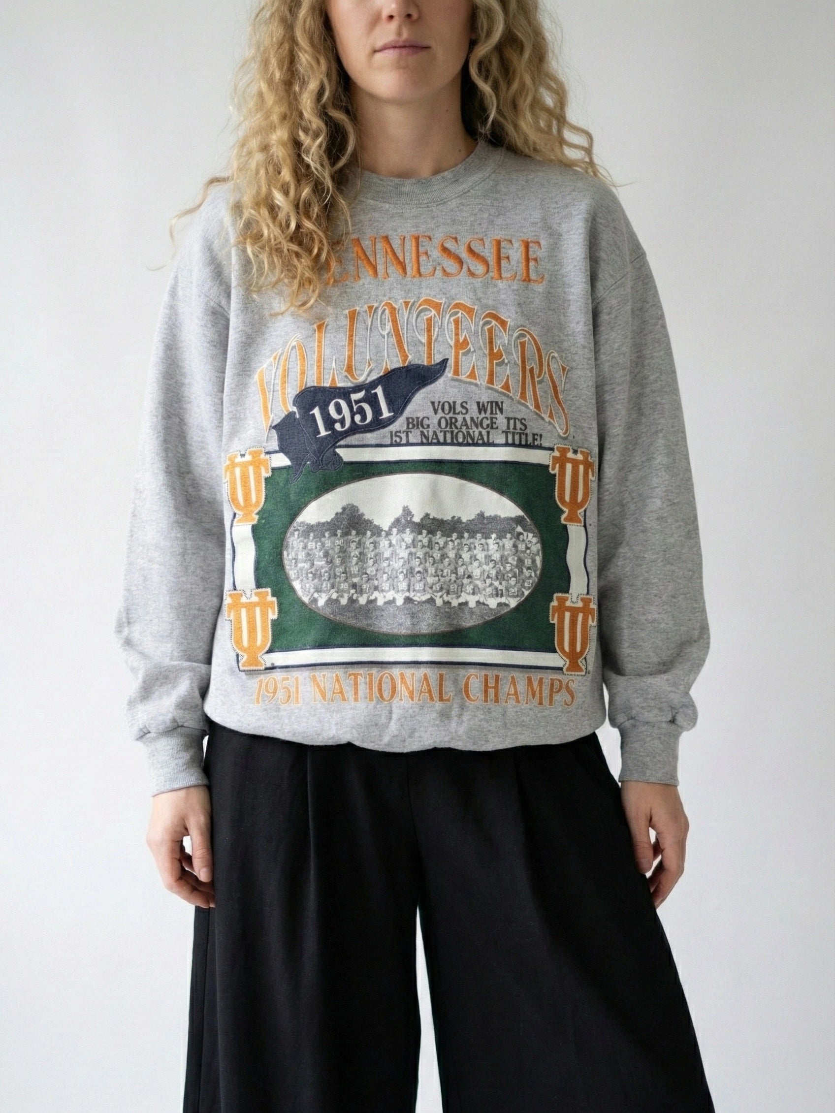 1990s Vintage Tennessee Volunteers 1951 National Champs Sweatshirt [L]