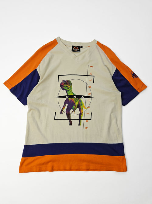 Volledige flatlay 1997 The Lost World Jurassic Park vintage jersey tee met colour blocked panelen