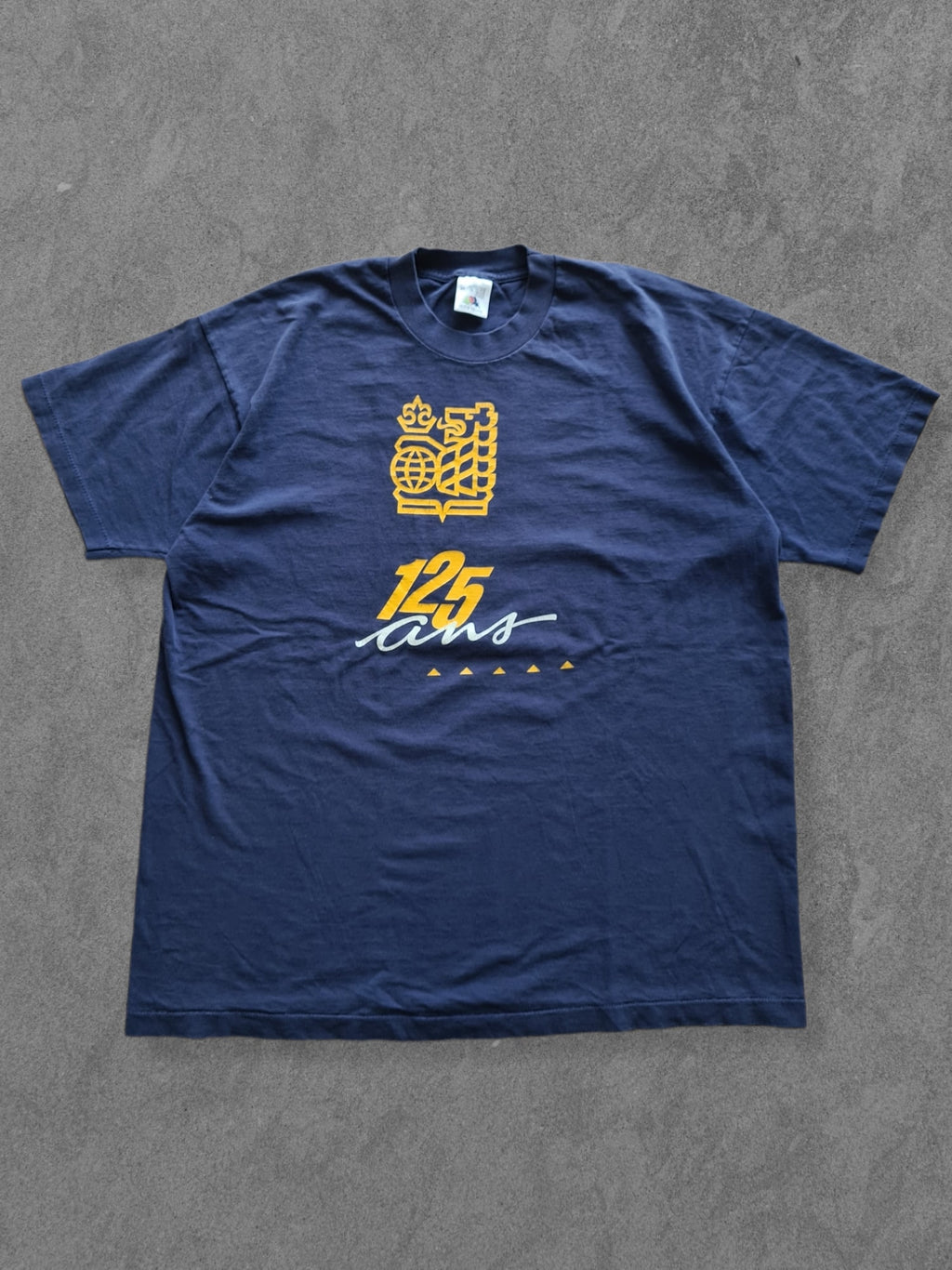 De vintage winkel met tweedehands kleding uit de thrift | 1989 FRUIT OF THE LOOM ''BANQUE ROYALE'' T-SHIRT [XL] T-SHIRT