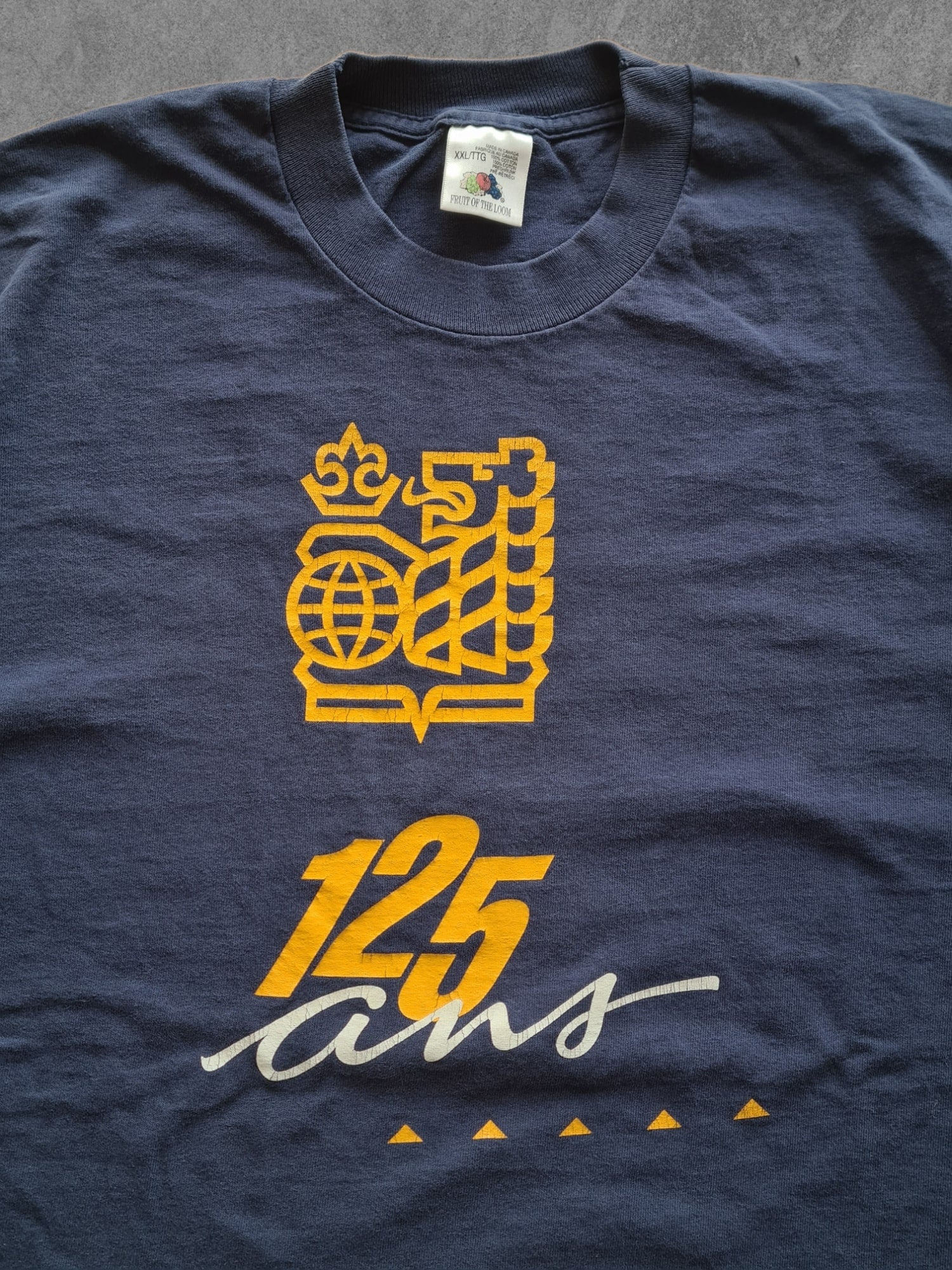 De vintage winkel met tweedehands kleding uit de thrift | 1989 FRUIT OF THE LOOM ''BANQUE ROYALE'' T-SHIRT [XL] T-SHIRT