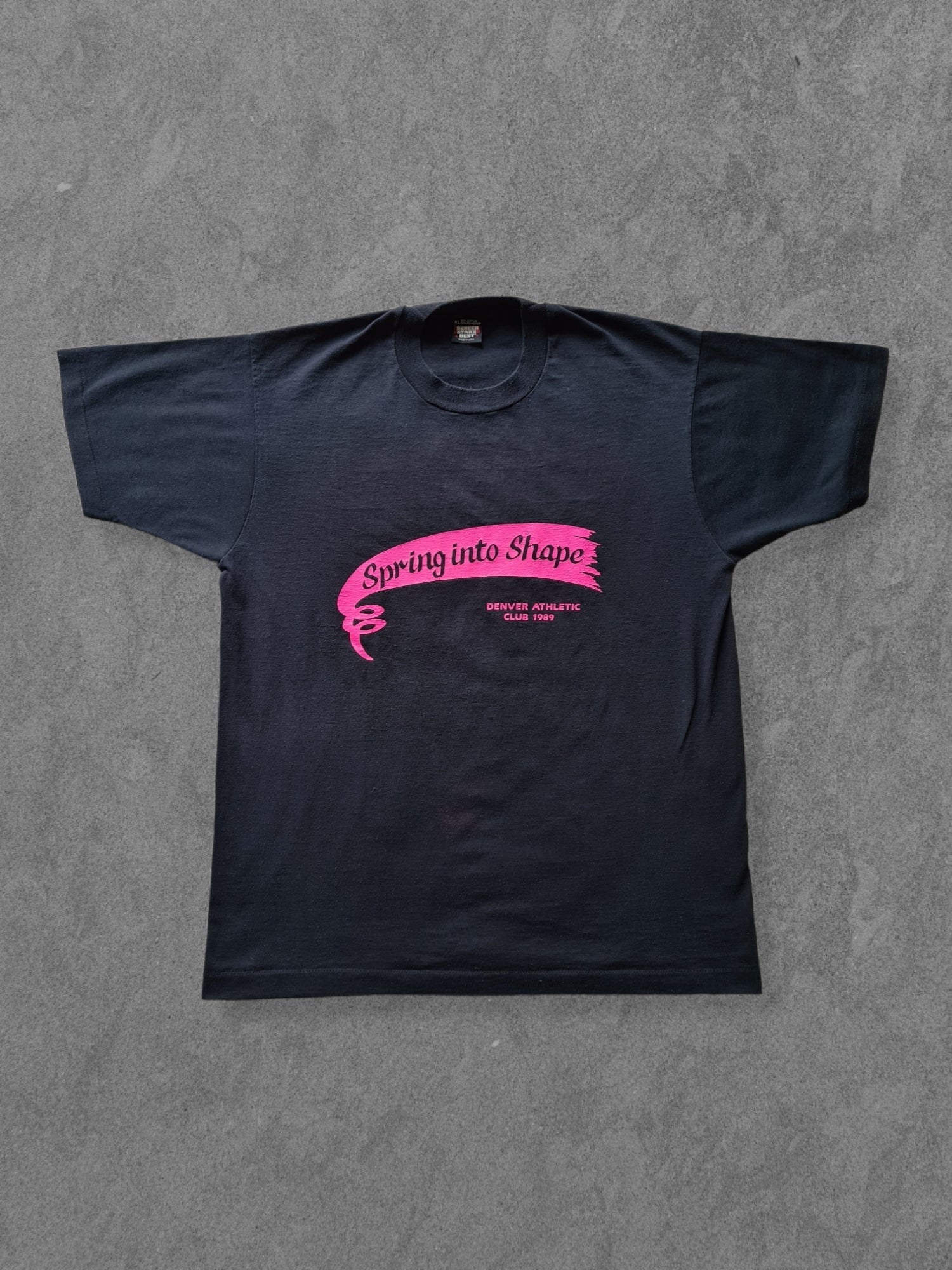 De vintage winkel met tweedehands kleding uit de thrift | 1989 SCREEN STARS ''DENVER ATHLETIC'' T-SHIRT [XL] T-SHIRT