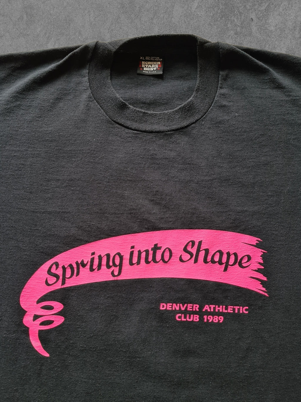 De vintage winkel met tweedehands kleding uit de thrift | 1989 SCREEN STARS ''DENVER ATHLETIC'' T-SHIRT [XL] T-SHIRT