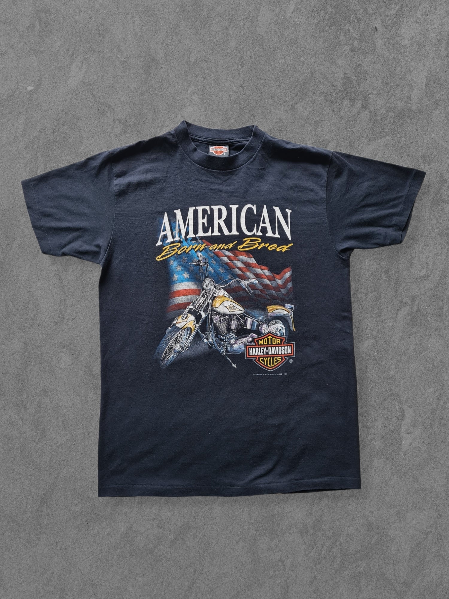 De vintage winkel met tweedehands kleding uit de thrift | 1992 3D EMBLEM ''BORN AND BREAD'' T-SHIRT [L] T-SHIRT