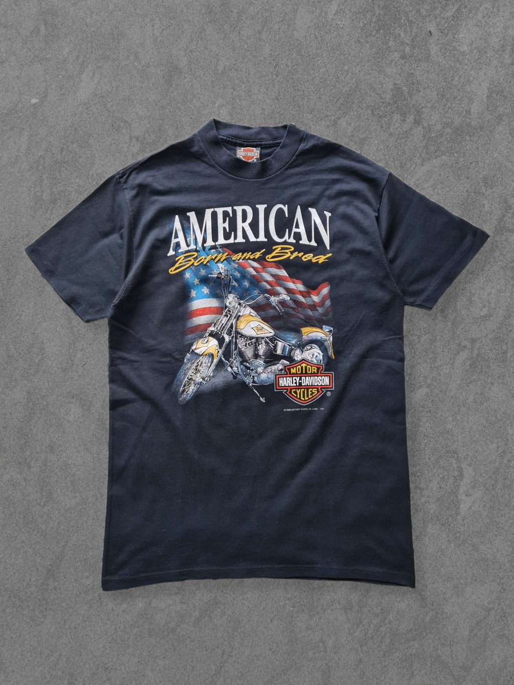 De vintage winkel met tweedehands kleding uit de thrift | 1992 3D EMBLEM ''BORN AND BREAD'' T-SHIRT [L] T-SHIRT
