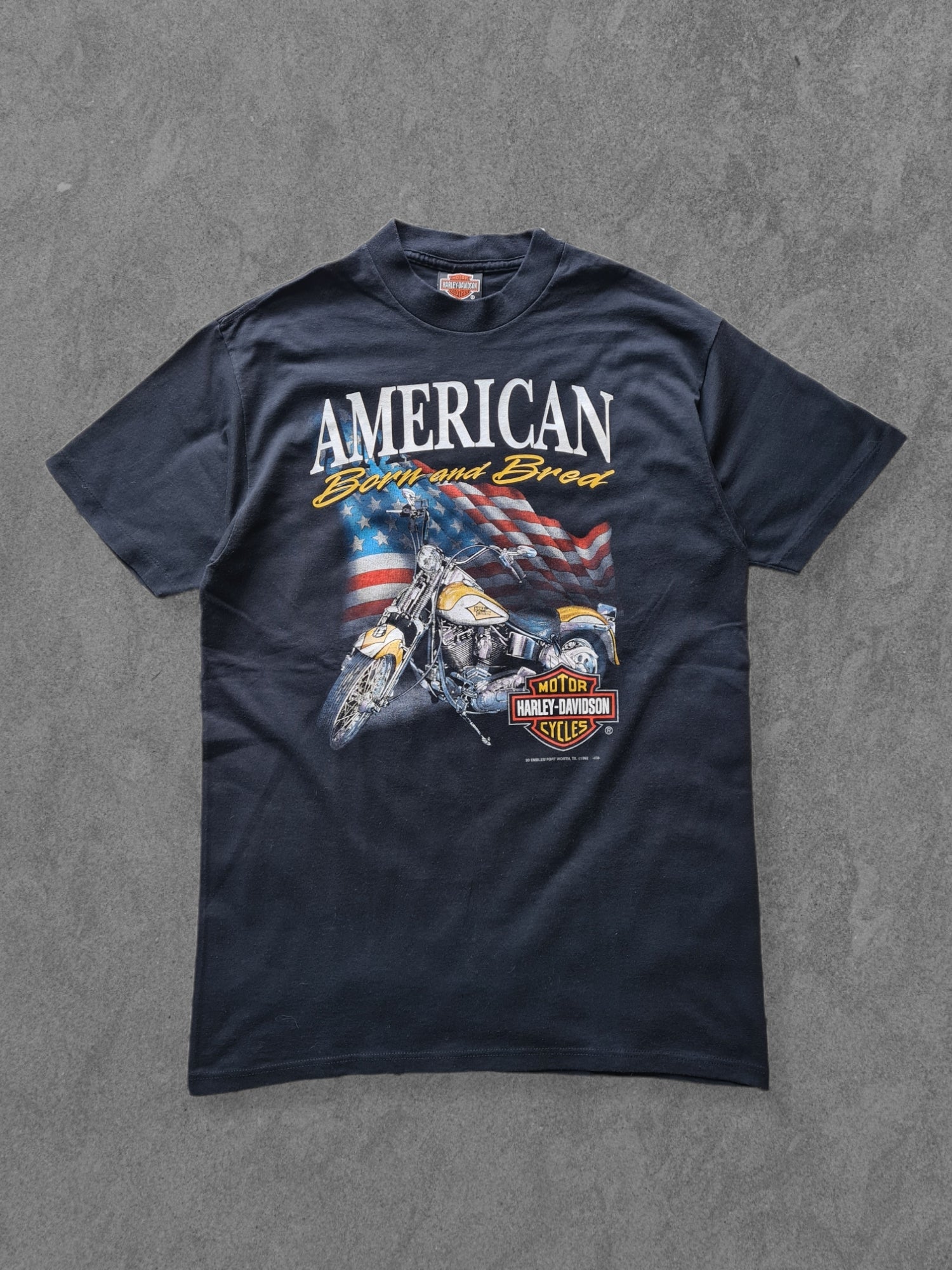 De vintage winkel met tweedehands kleding uit de thrift | 1992 3D EMBLEM ''BORN AND BREAD'' T-SHIRT [L] T-SHIRT