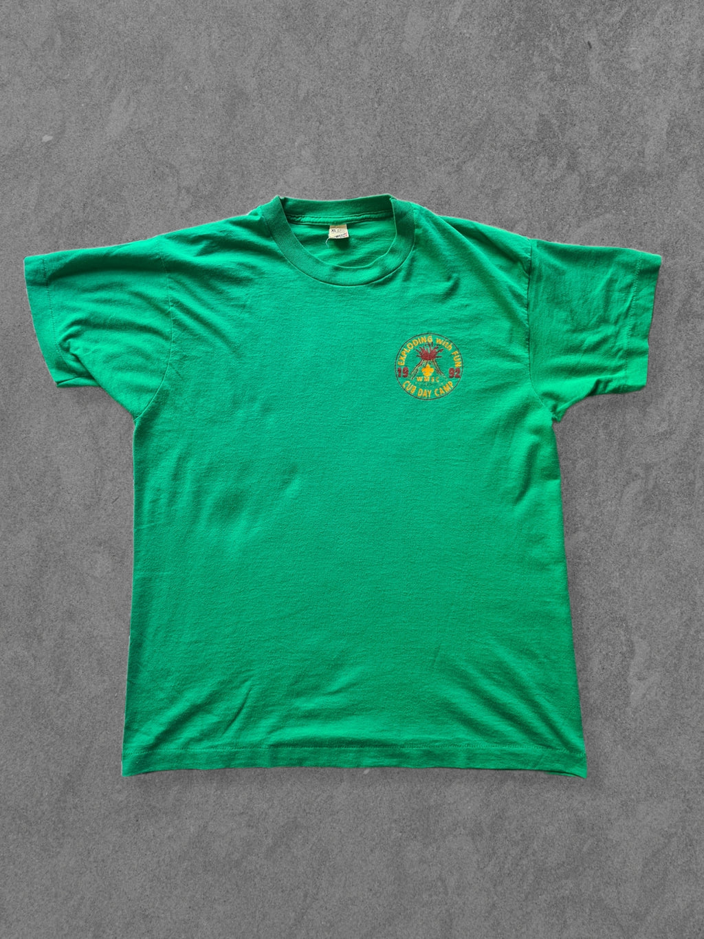 De vintage winkel met tweedehands kleding uit de thrift | 1992 SCREEN STARS ''EXPLODING WITH FUN'' T-SHIRT [XL] T-SHIRT