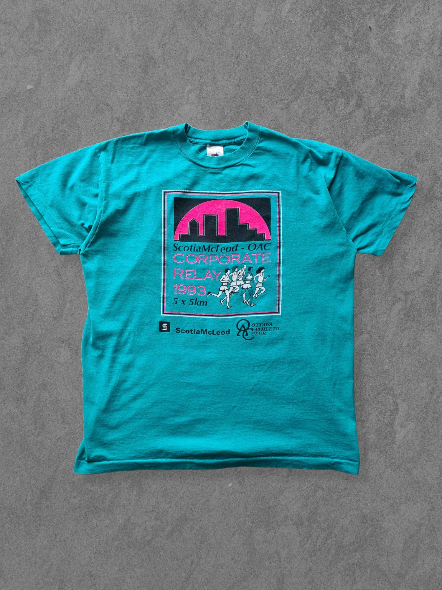 De vintage winkel met tweedehands kleding uit de thrift | 1993 FRUIT OF THE LOOM ''SCOTIA MCLEOD'' T-SHIRT [XL] T-SHIRT