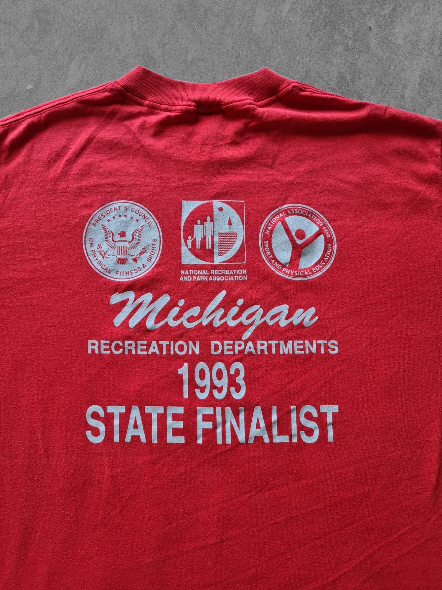 De vintage winkel met tweedehands kleding uit de thrift | 1993 TEE JAYS ''MICHIGAN TRACK'' T-SHIRT [L] T-SHIRT