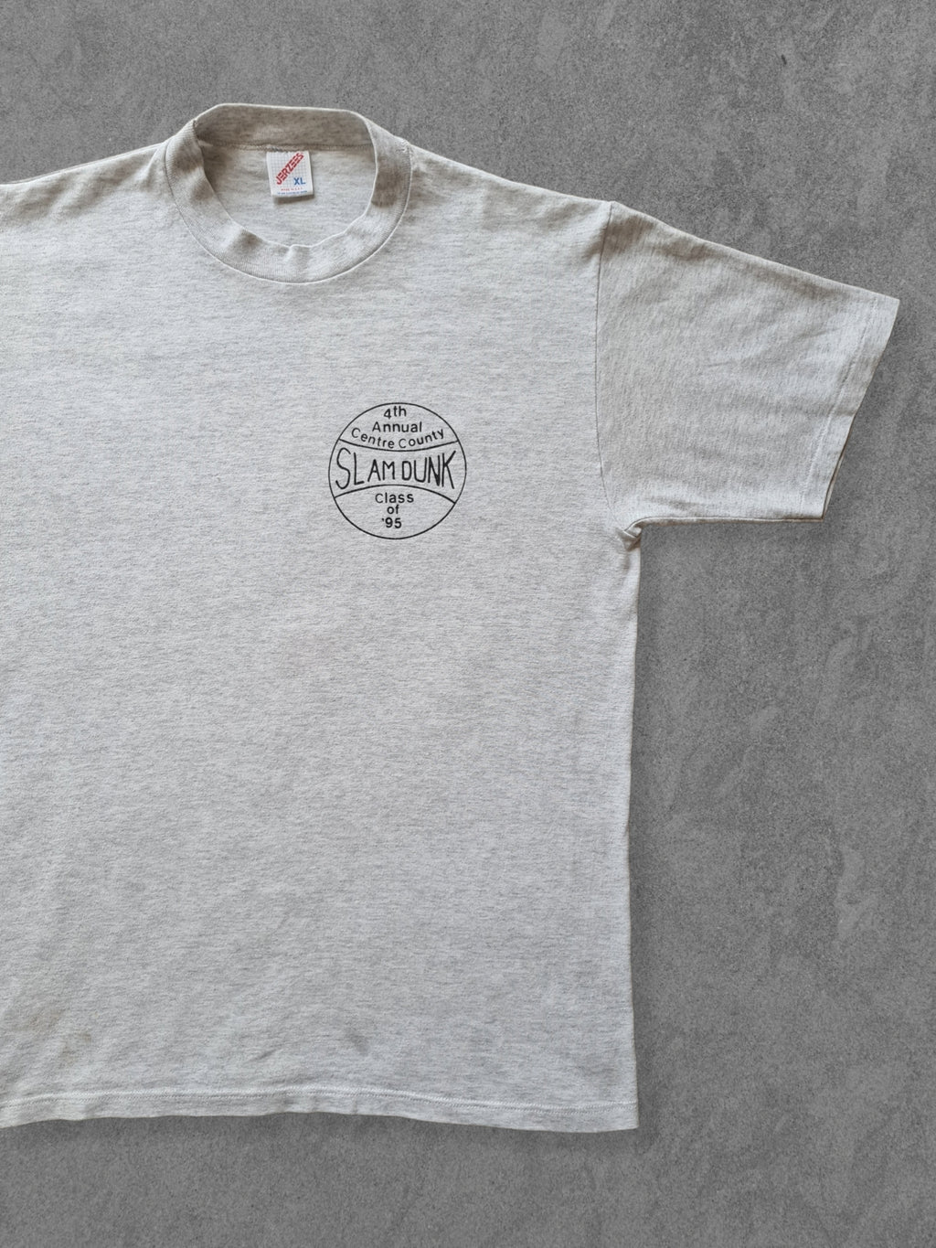 De vintage winkel met tweedehands kleding uit de thrift | 1995 JERZEES ''SLAM DUNK'' T-SHIRT [XL] T-SHIRT