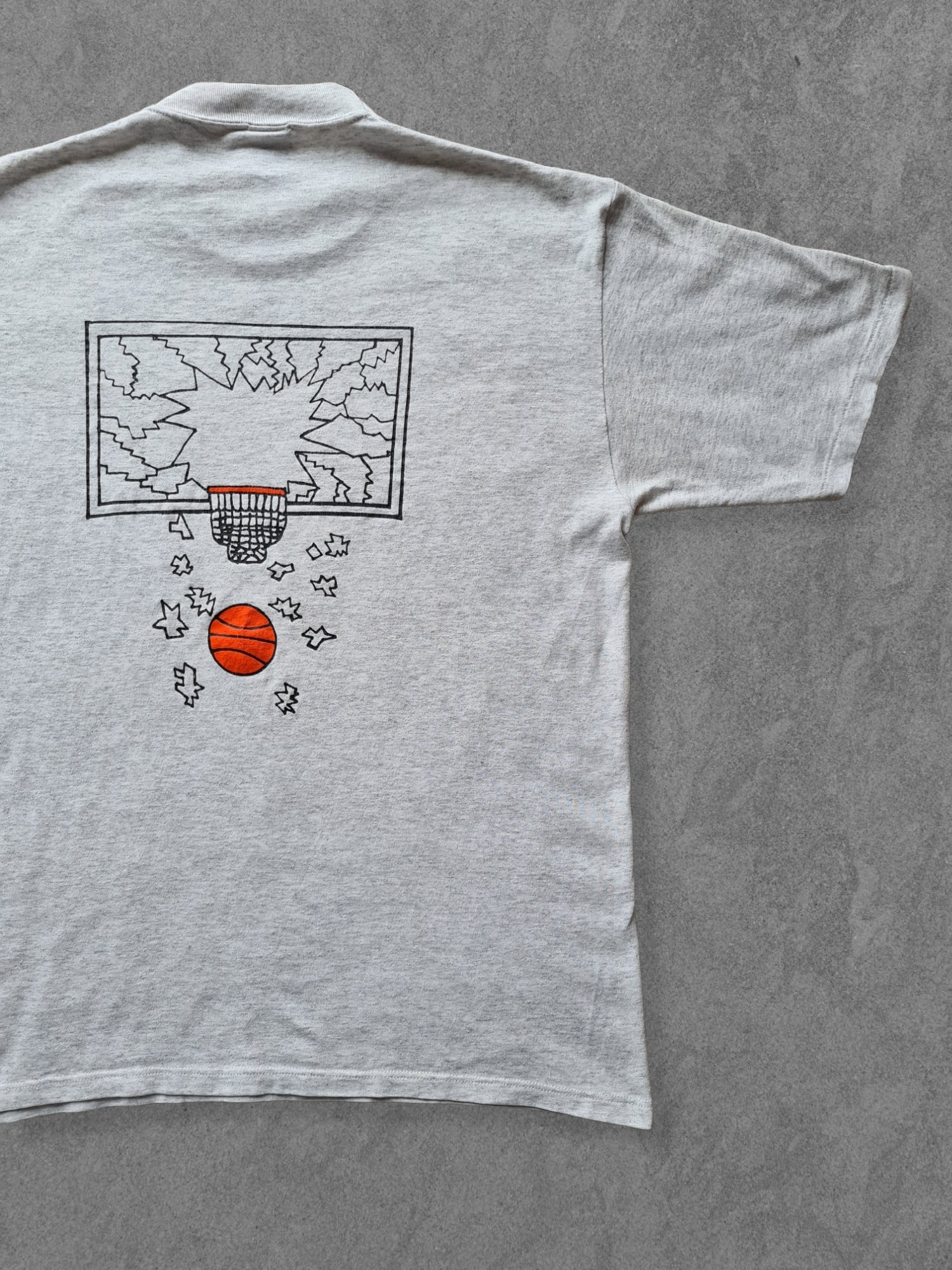 De vintage winkel met tweedehands kleding uit de thrift | 1995 JERZEES ''SLAM DUNK'' T-SHIRT [XL] T-SHIRT