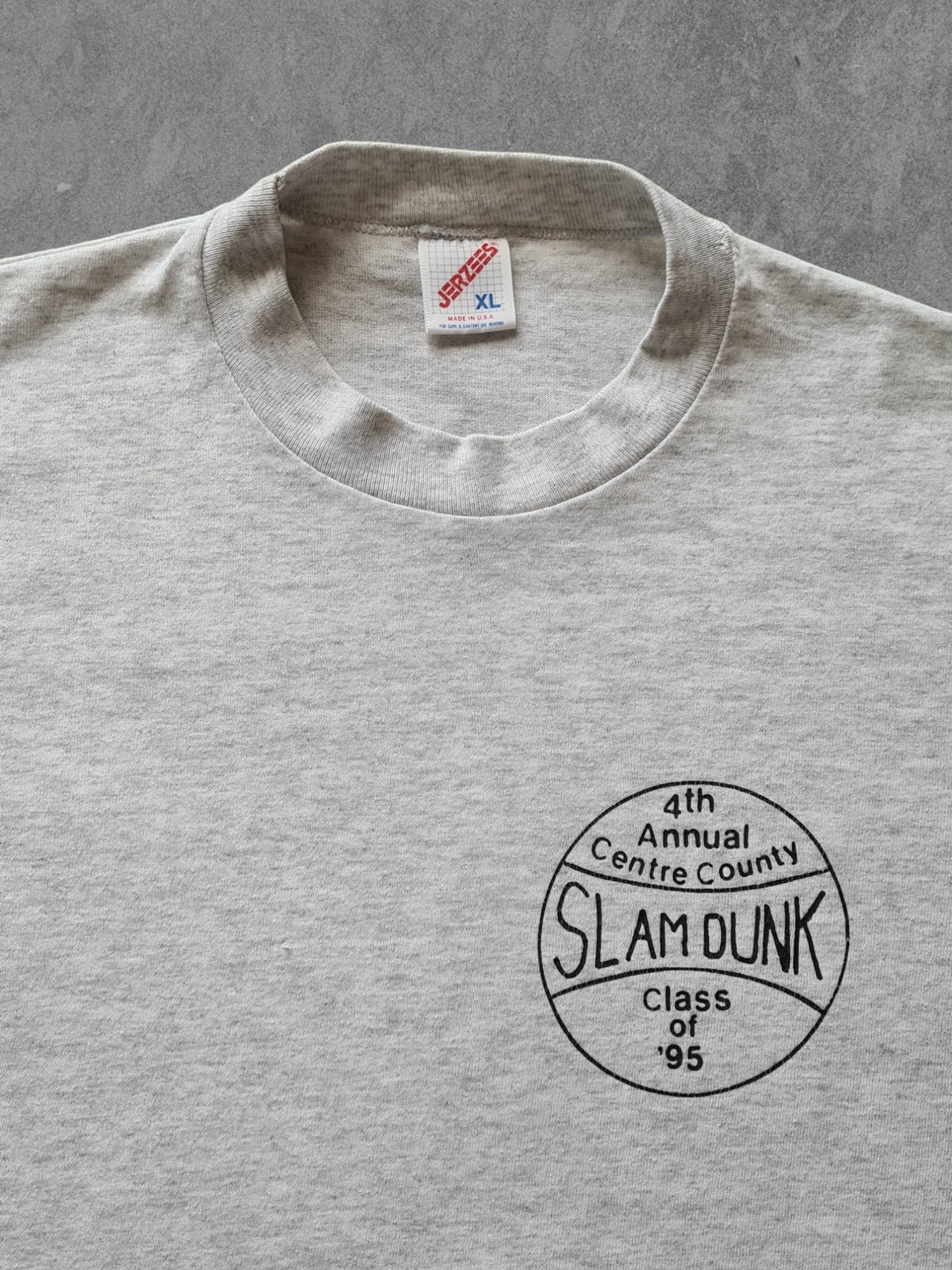 De vintage winkel met tweedehands kleding uit de thrift | 1995 JERZEES ''SLAM DUNK'' T-SHIRT [XL] T-SHIRT