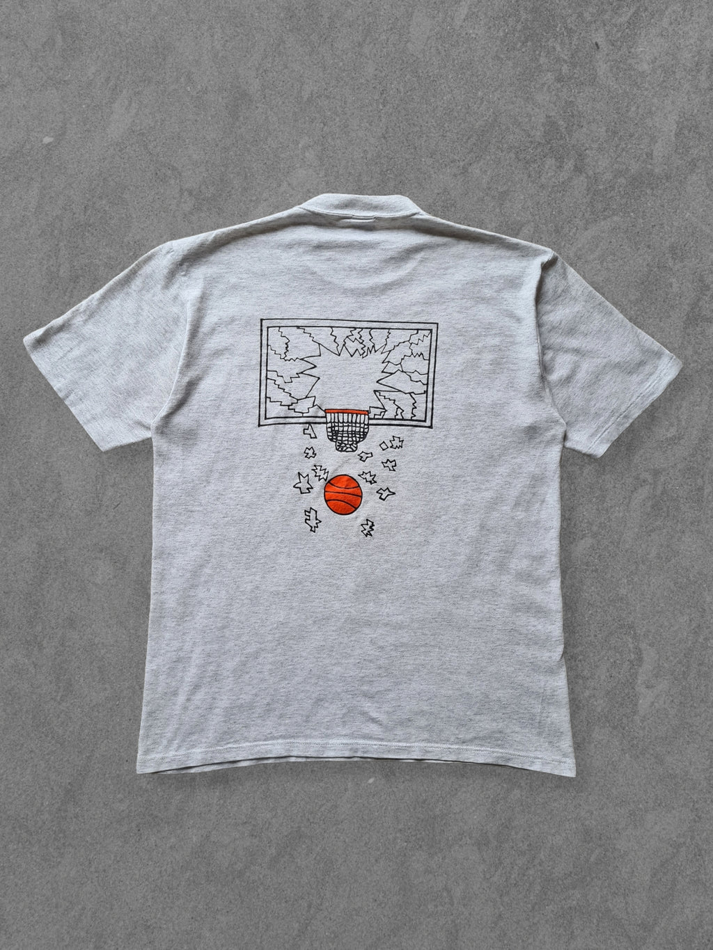 De vintage winkel met tweedehands kleding uit de thrift | 1995 JERZEES ''SLAM DUNK'' T-SHIRT [XL] T-SHIRT