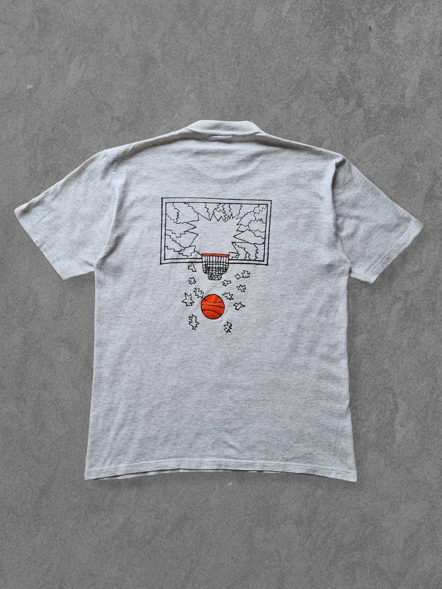 De vintage winkel met tweedehands kleding uit de thrift | 1995 JERZEES ''SLAM DUNK'' T-SHIRT [XL] T-SHIRT
