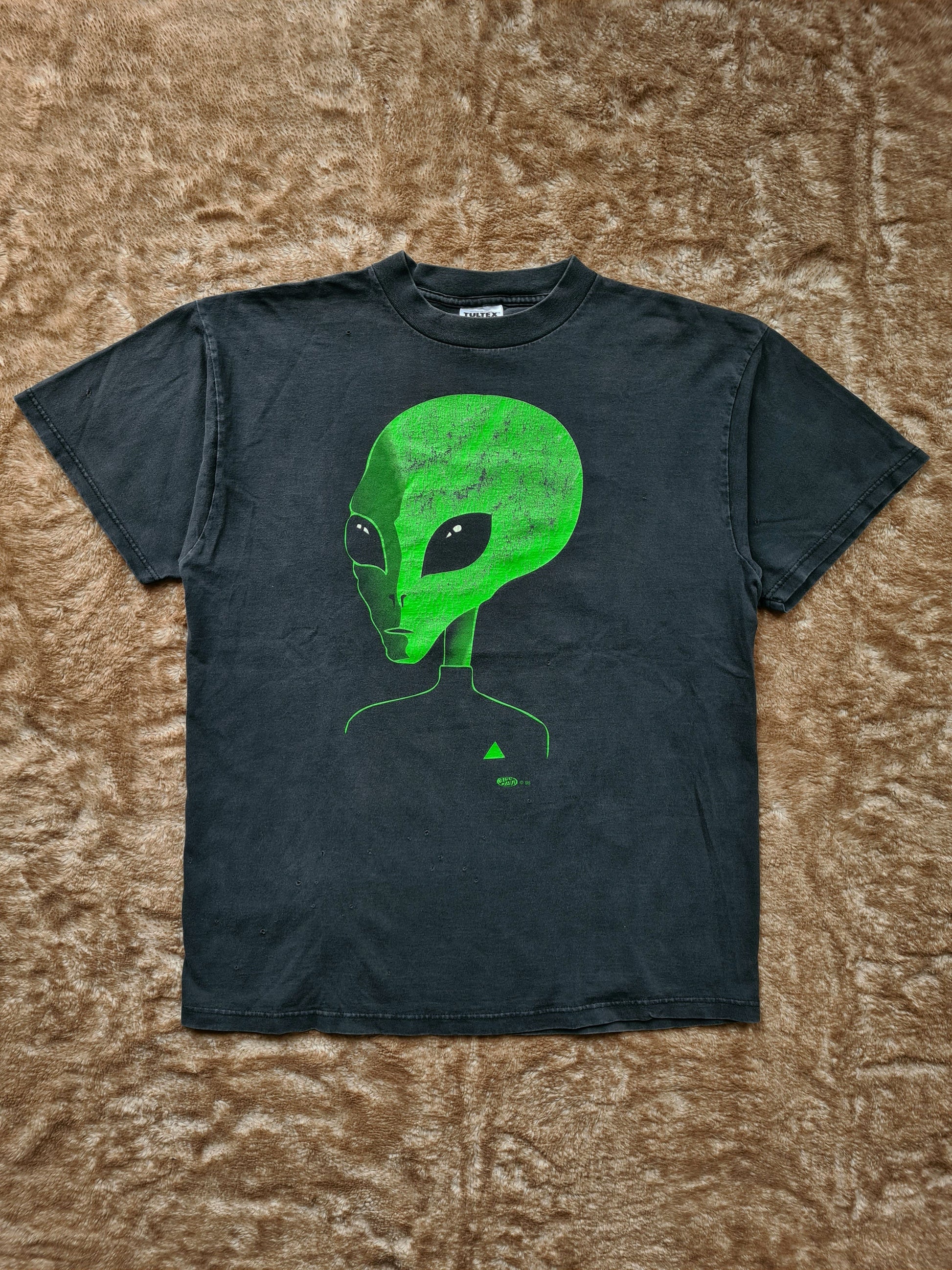 De vintage winkel met tweedehands kleding uit de thrift | 1995 TULTEX ''ALIEN TOUR'' T-SHIRT [XL] T-SHIRT