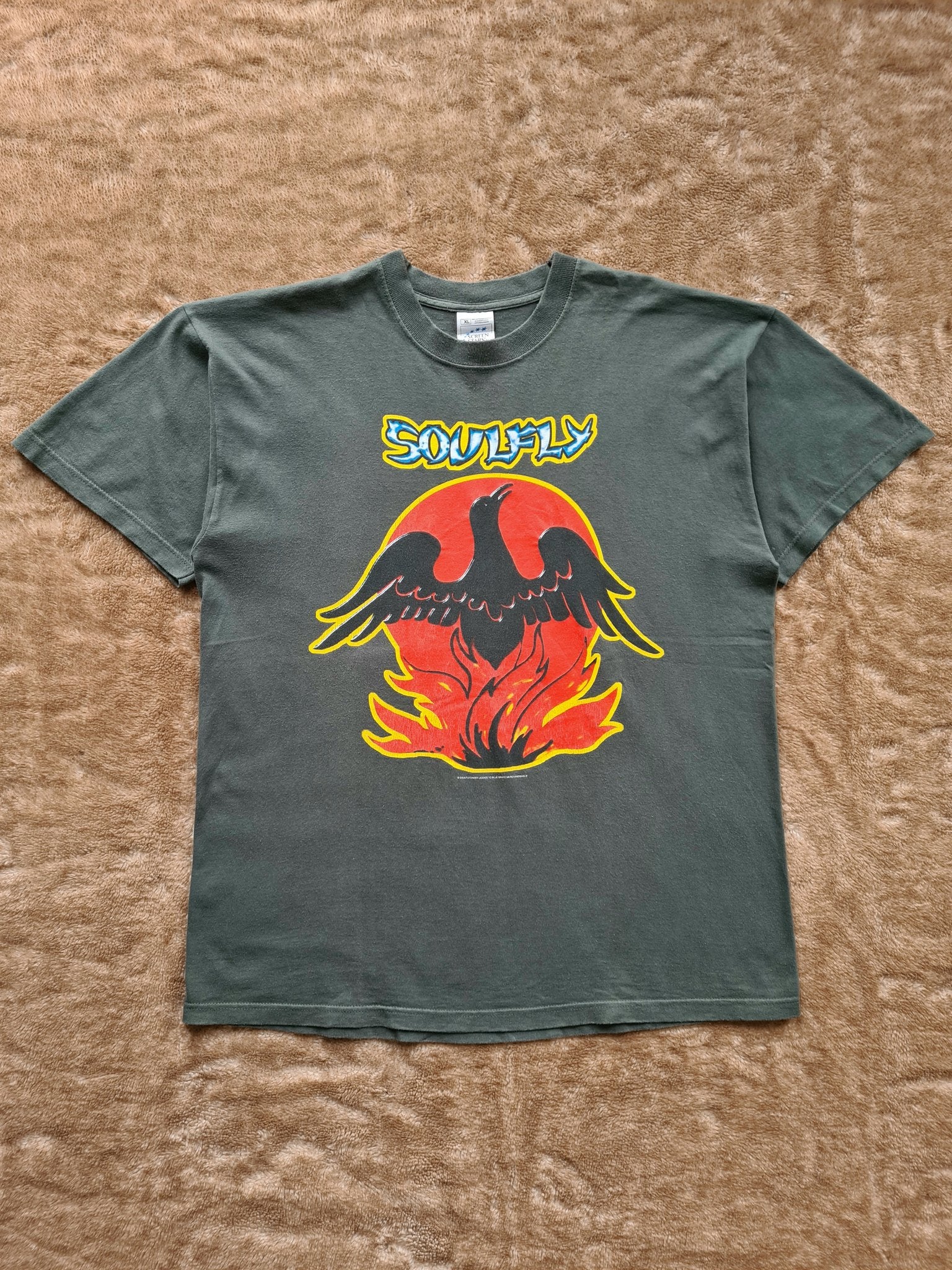 De vintage winkel met tweedehands kleding uit de thrift | 2000 SCREEN STARS ''SOULFLY'' T-SHIRT [XL] T-SHIRT