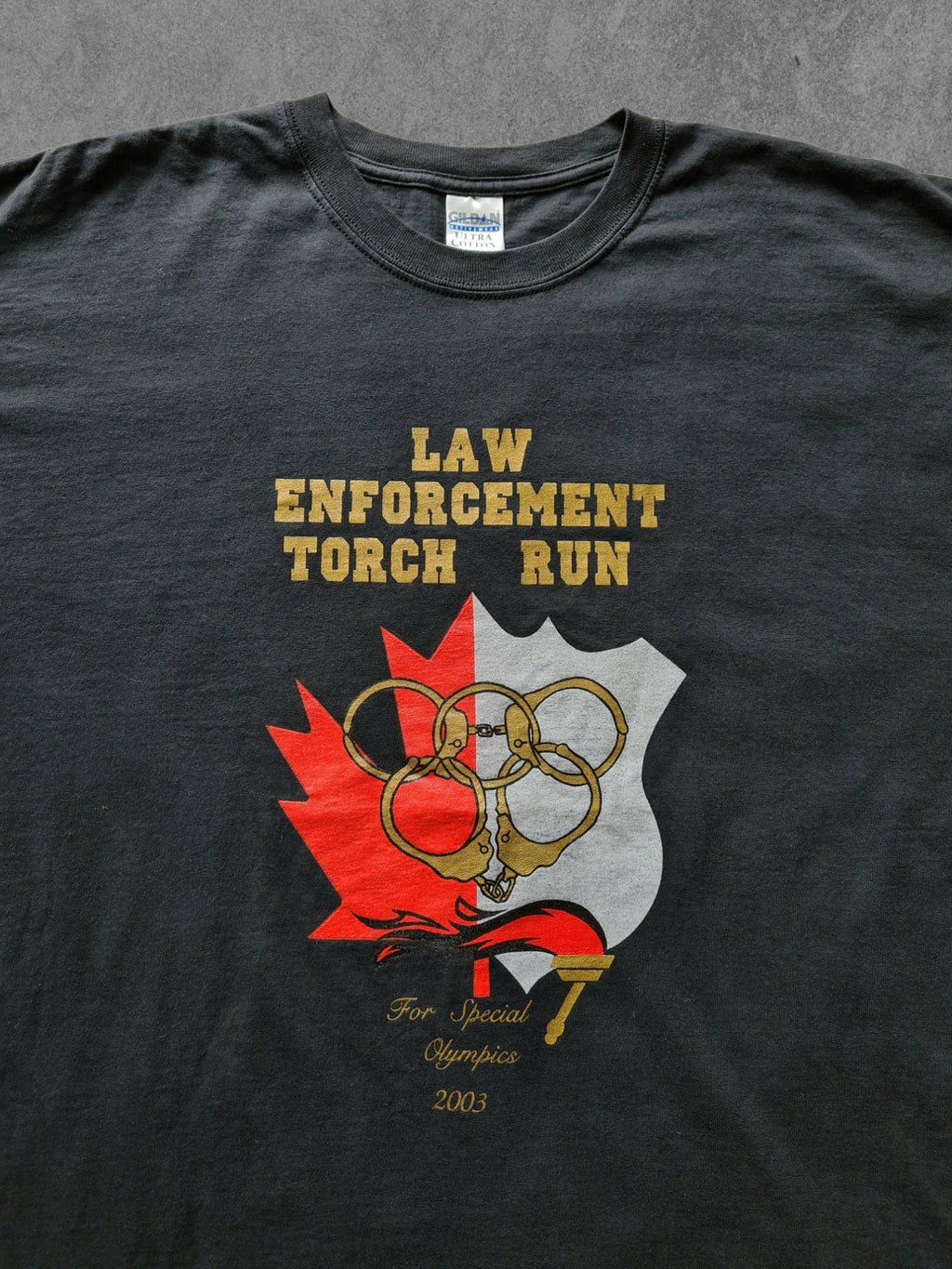 De vintage winkel met tweedehands kleding uit de thrift | 2003 GILDAN ''LAW ENFORCEMENT'' T-SHIRT [XXL] T-SHIRT
