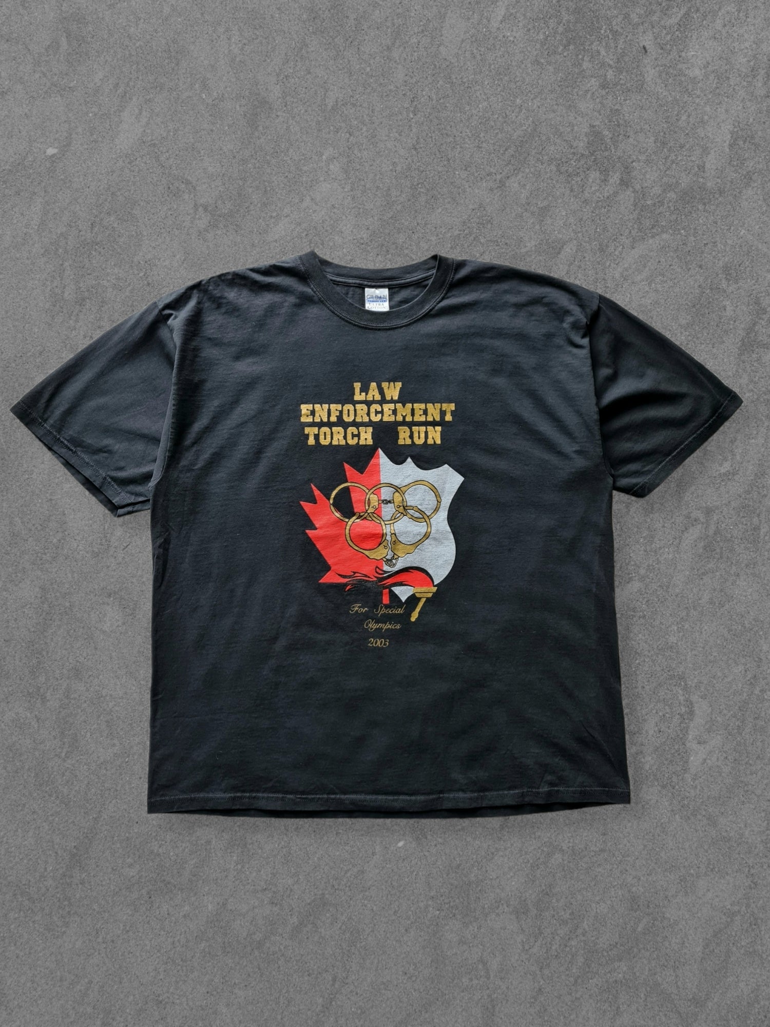 De vintage winkel met tweedehands kleding uit de thrift | 2003 GILDAN ''LAW ENFORCEMENT'' T-SHIRT [XXL] T-SHIRT