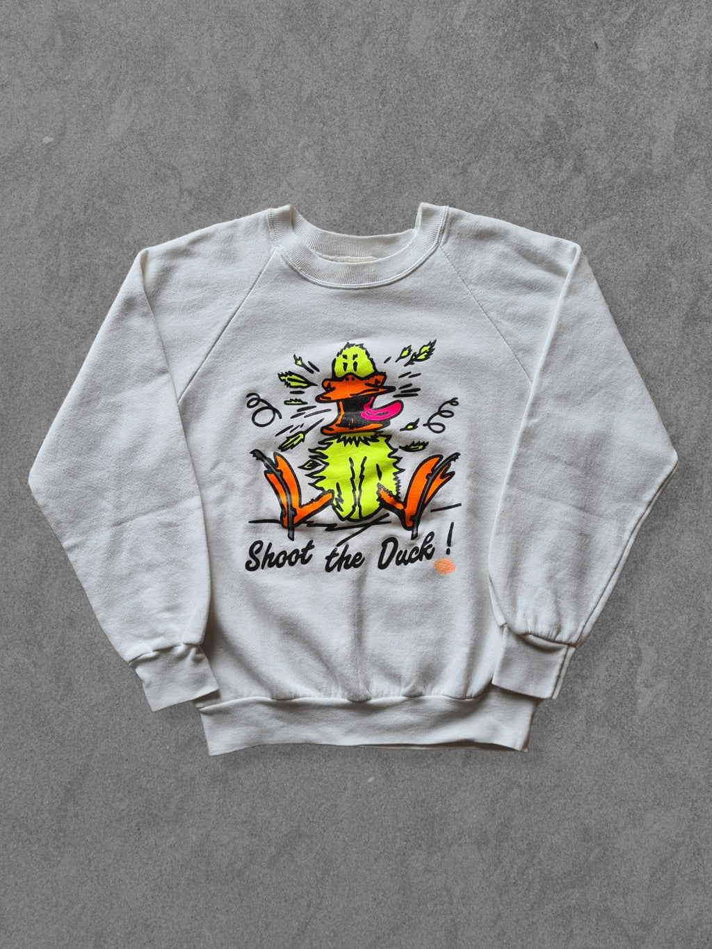 De vintage winkel met tweedehands kleding uit de thrift | 80s FRUIT OF THE LOOM ''DUCK'' SWEATSHIRT [M] SWEATSHIRT