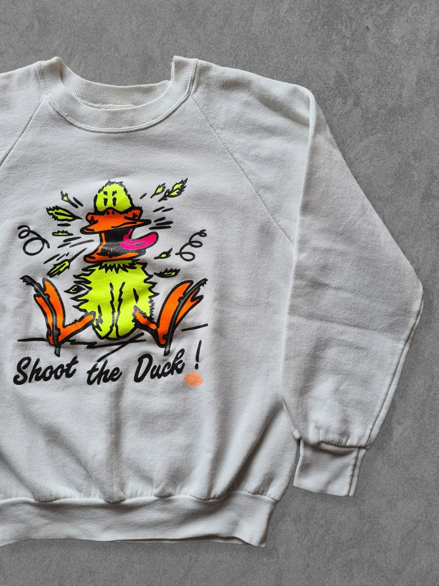 De vintage winkel met tweedehands kleding uit de thrift | 80s FRUIT OF THE LOOM ''DUCK'' SWEATSHIRT [M] SWEATSHIRT