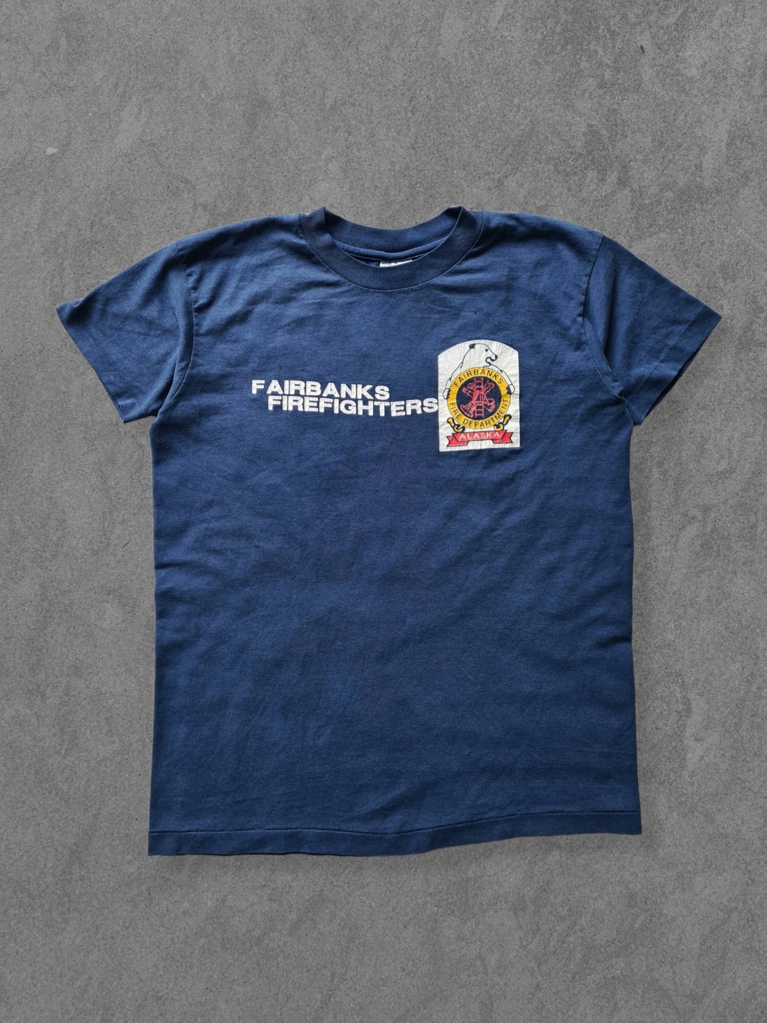 De vintage winkel met tweedehands kleding uit de thrift | 80s HANES ''FAIRBANKS FIREFIGHTERS'' T-SHIRT [S] T-SHIRT