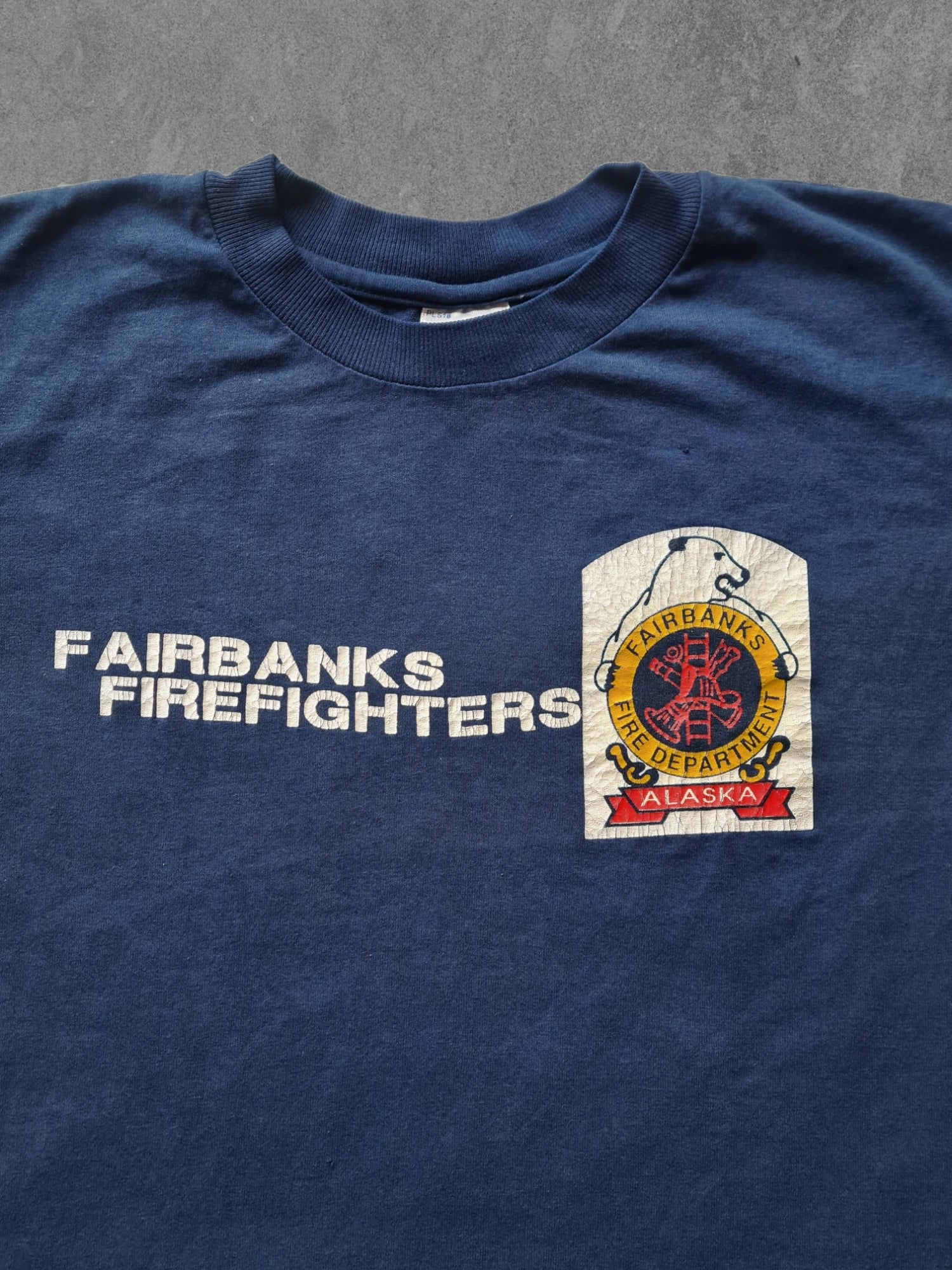 De vintage winkel met tweedehands kleding uit de thrift | 80s HANES ''FAIRBANKS FIREFIGHTERS'' T-SHIRT [S] T-SHIRT