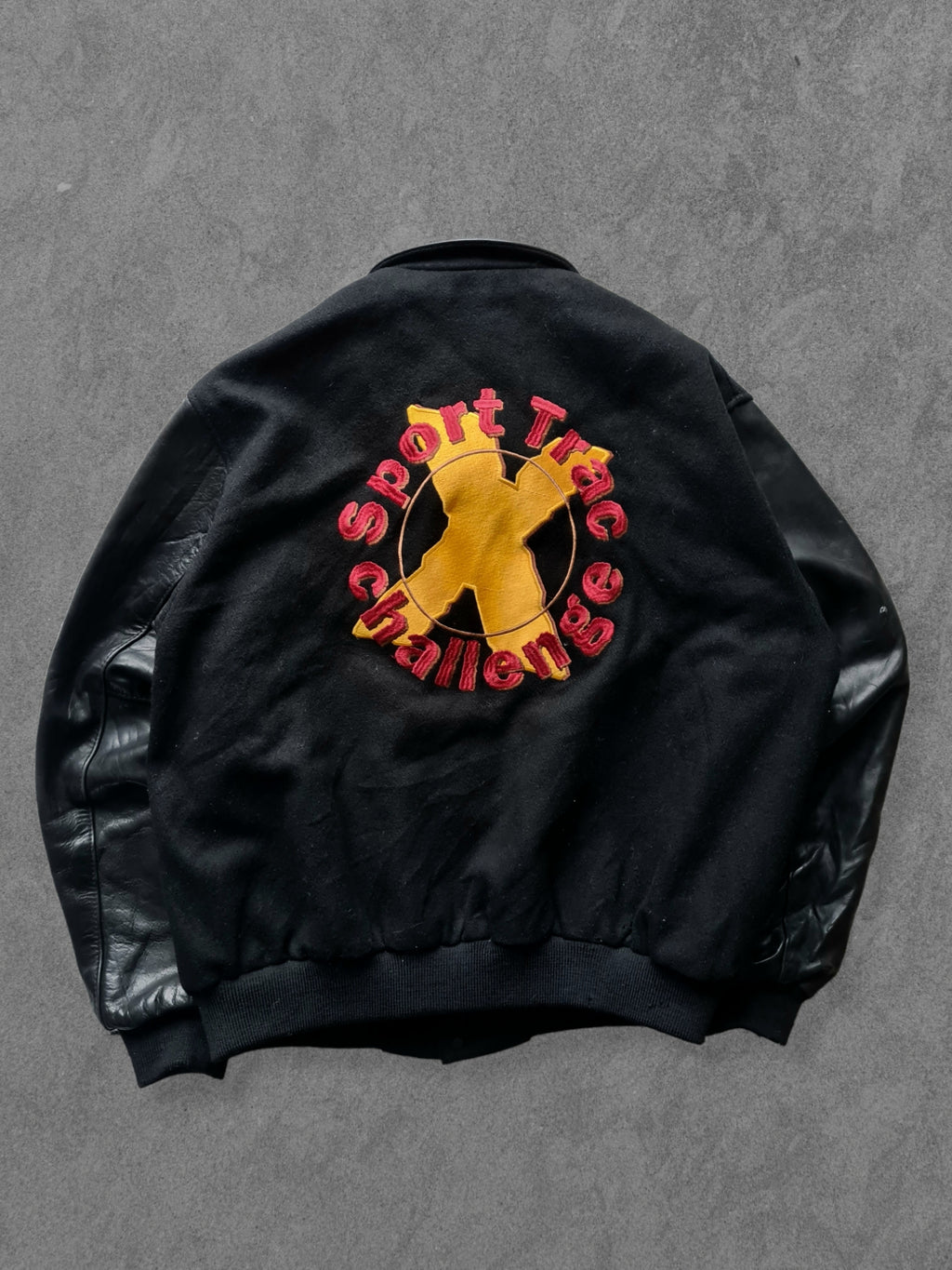 De vintage winkel met tweedehands kleding uit de thrift | 90s DEHEN "FORD X" VARSITY JACKET [XL] OUTERWEAR