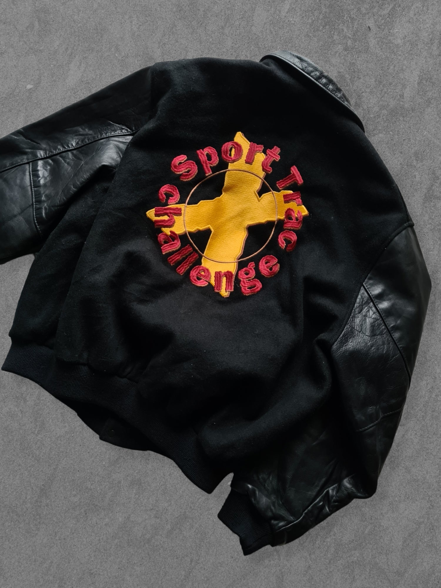 De vintage winkel met tweedehands kleding uit de thrift | 90s DEHEN "FORD X" VARSITY JACKET [XL] OUTERWEAR
