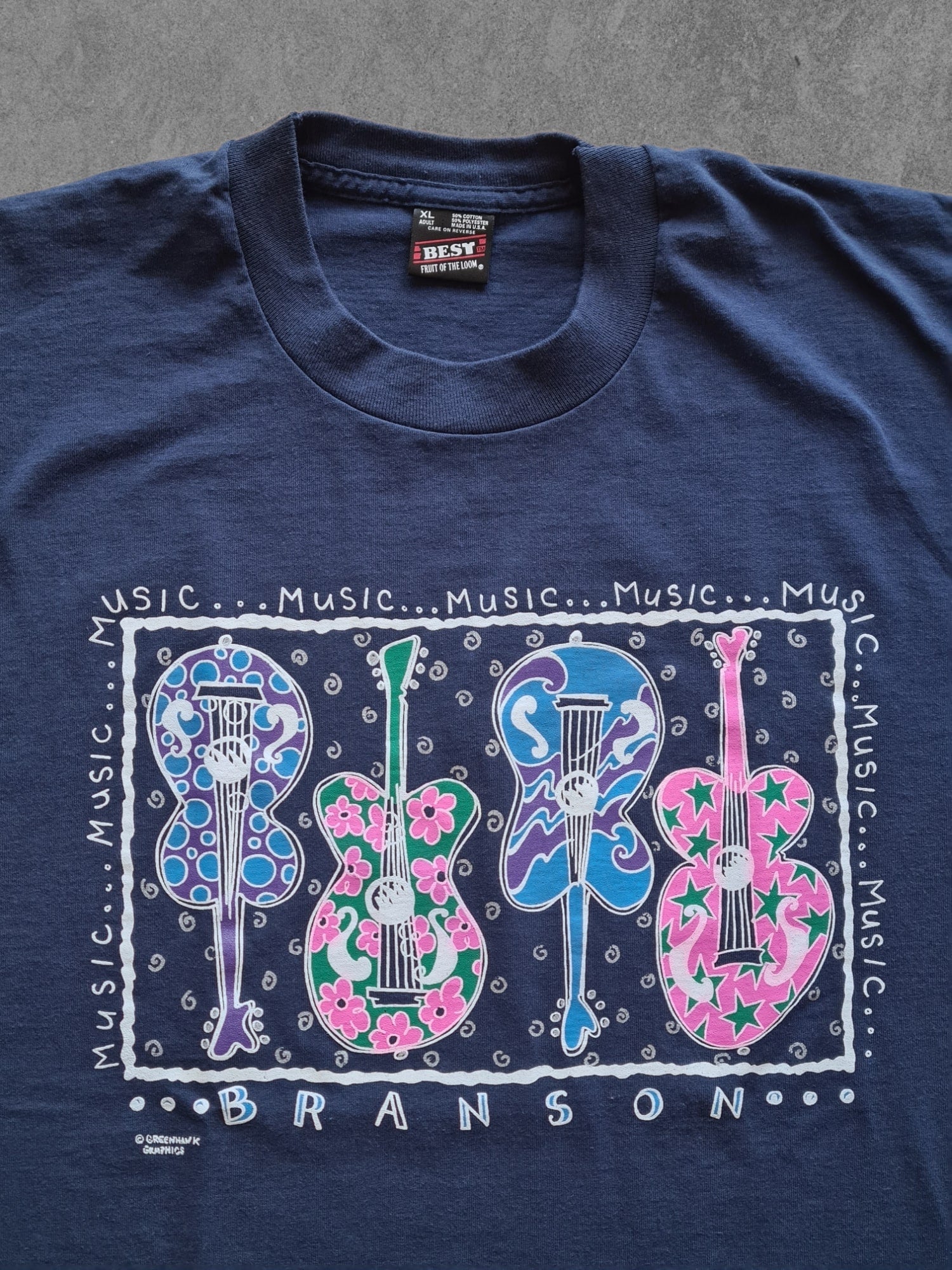 De vintage winkel met tweedehands kleding uit de thrift | 90s FRUIT OF THE LOOM ''BRANSON'' T-SHIRT [XL] T-SHIRT