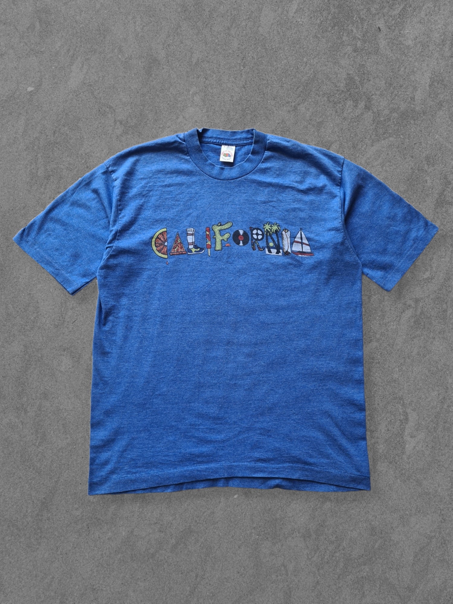 De vintage winkel met tweedehands kleding uit de thrift | 90s FRUIT OF THE LOOM ''CALIFORNIA'' T-SHIRT [L] T-SHIRT