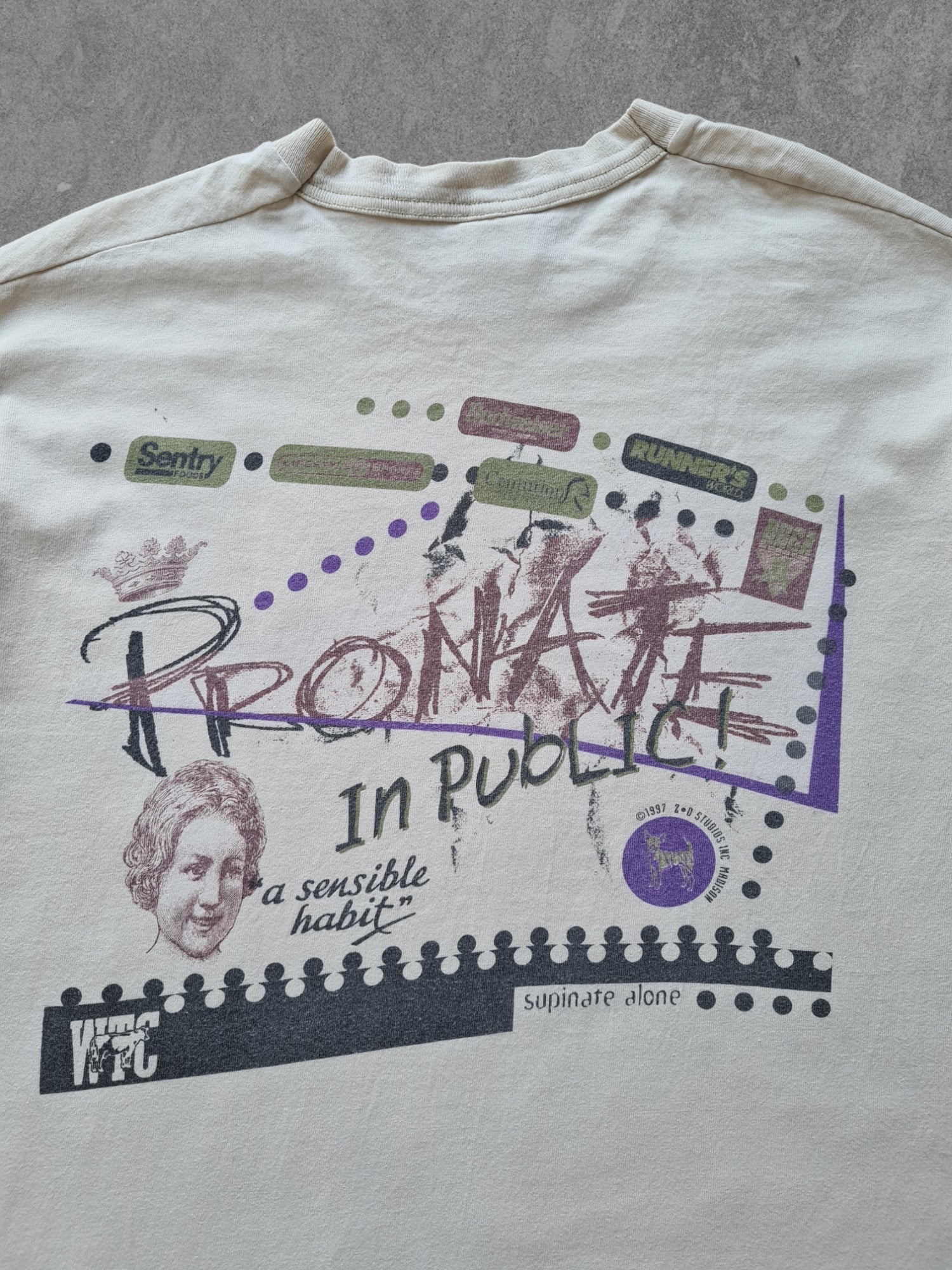 De vintage winkel met tweedehands kleding uit de thrift | 90s FRUIT OF THE LOOM ''LAKE MONONA'' T-SHIRT [XL] T-SHIRT