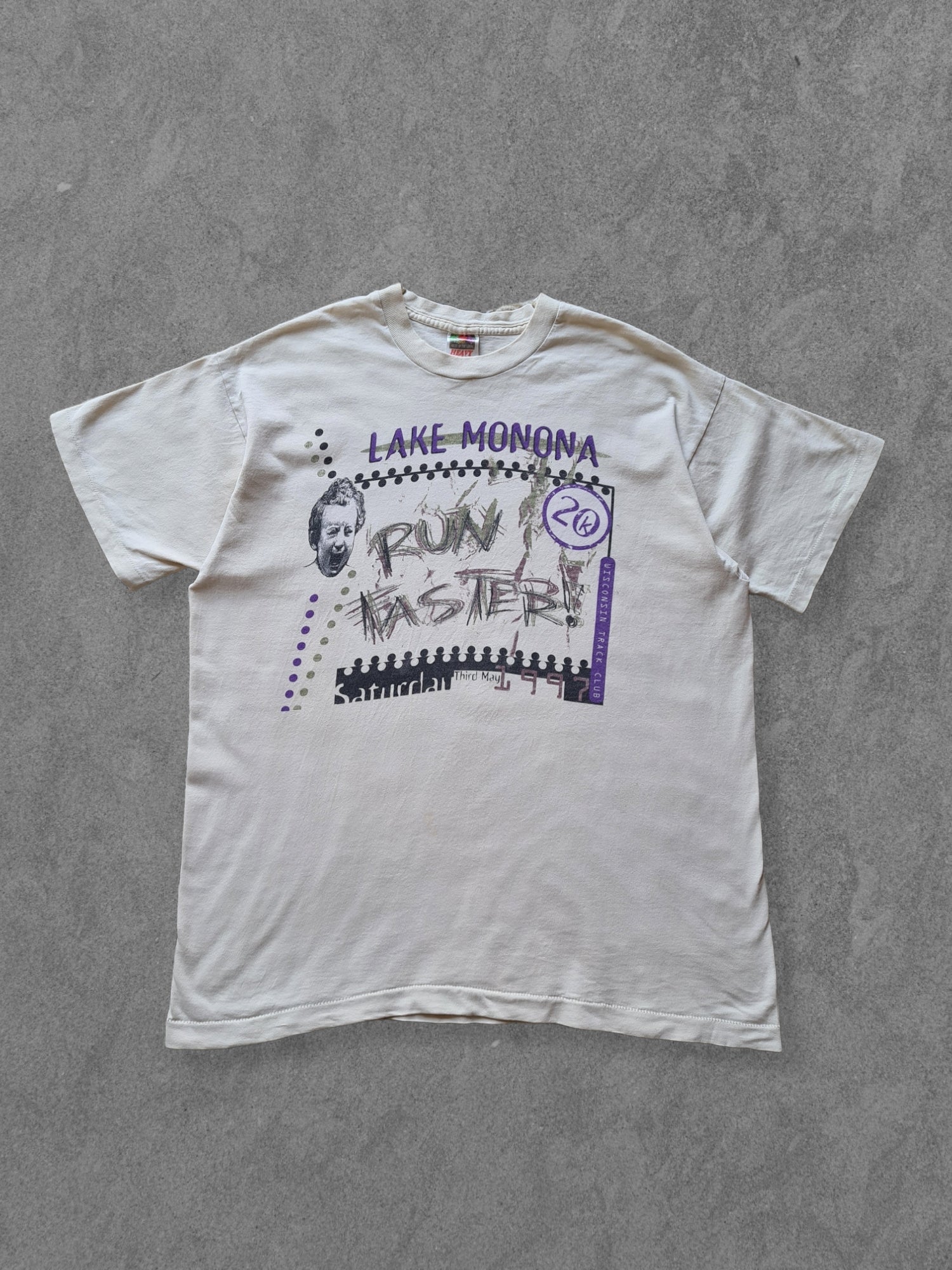 De vintage winkel met tweedehands kleding uit de thrift | 90s FRUIT OF THE LOOM ''LAKE MONONA'' T-SHIRT [XL] T-SHIRT