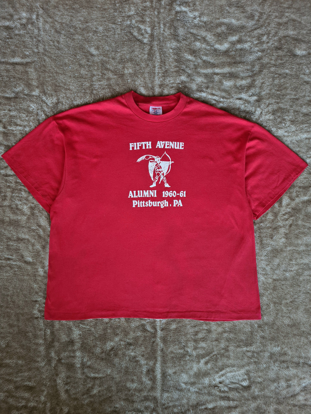 De vintage winkel met tweedehands kleding uit de thrift | 90s HEF-T ''FIFTH AVENUE'' T-SHIRT [XXXL] T-SHIRT