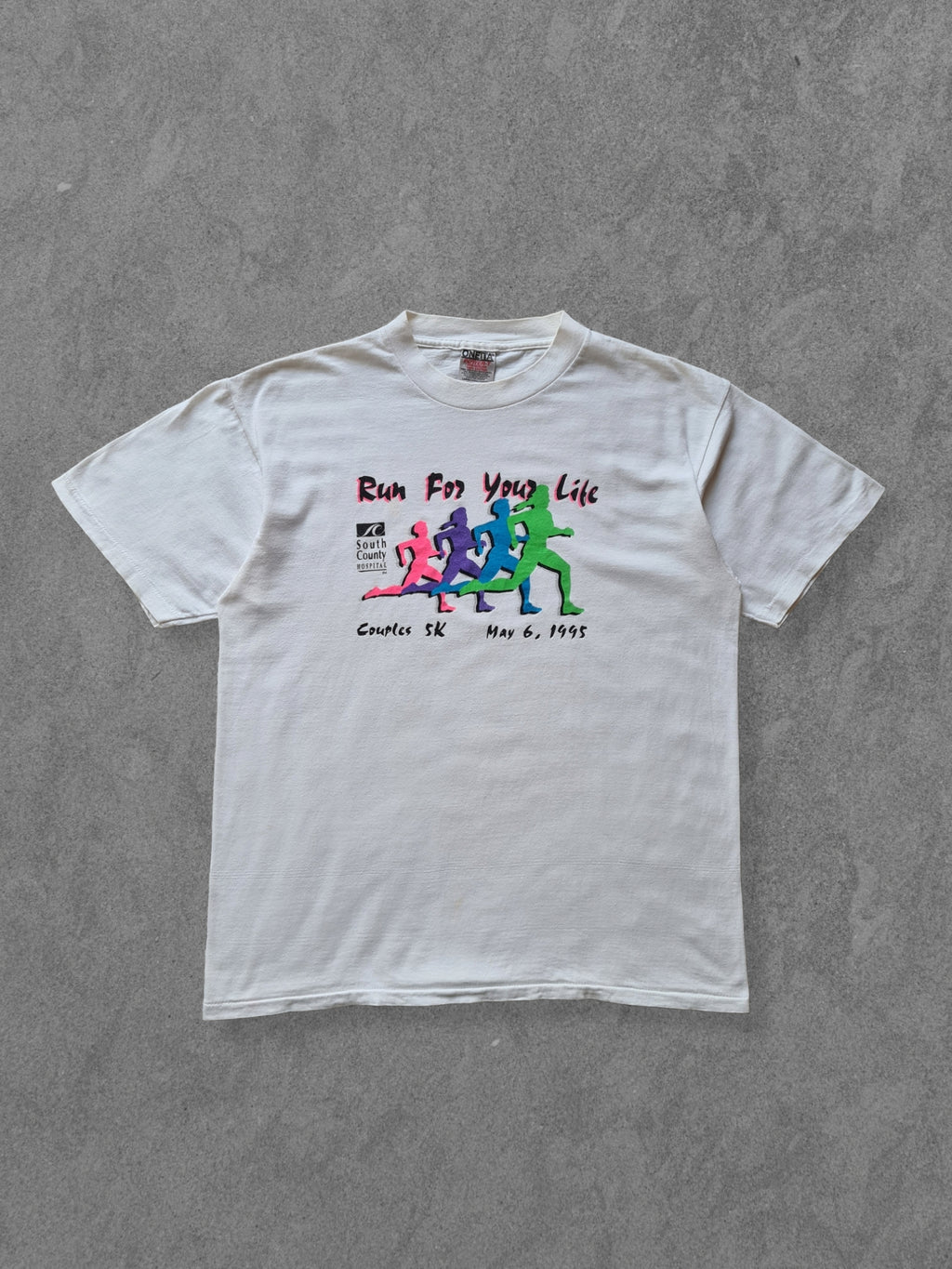 De vintage winkel met tweedehands kleding uit de thrift | 90s ONEITA ''RUN FOR YOUR LIFE'' T-SHIRT [L] T-SHIRT