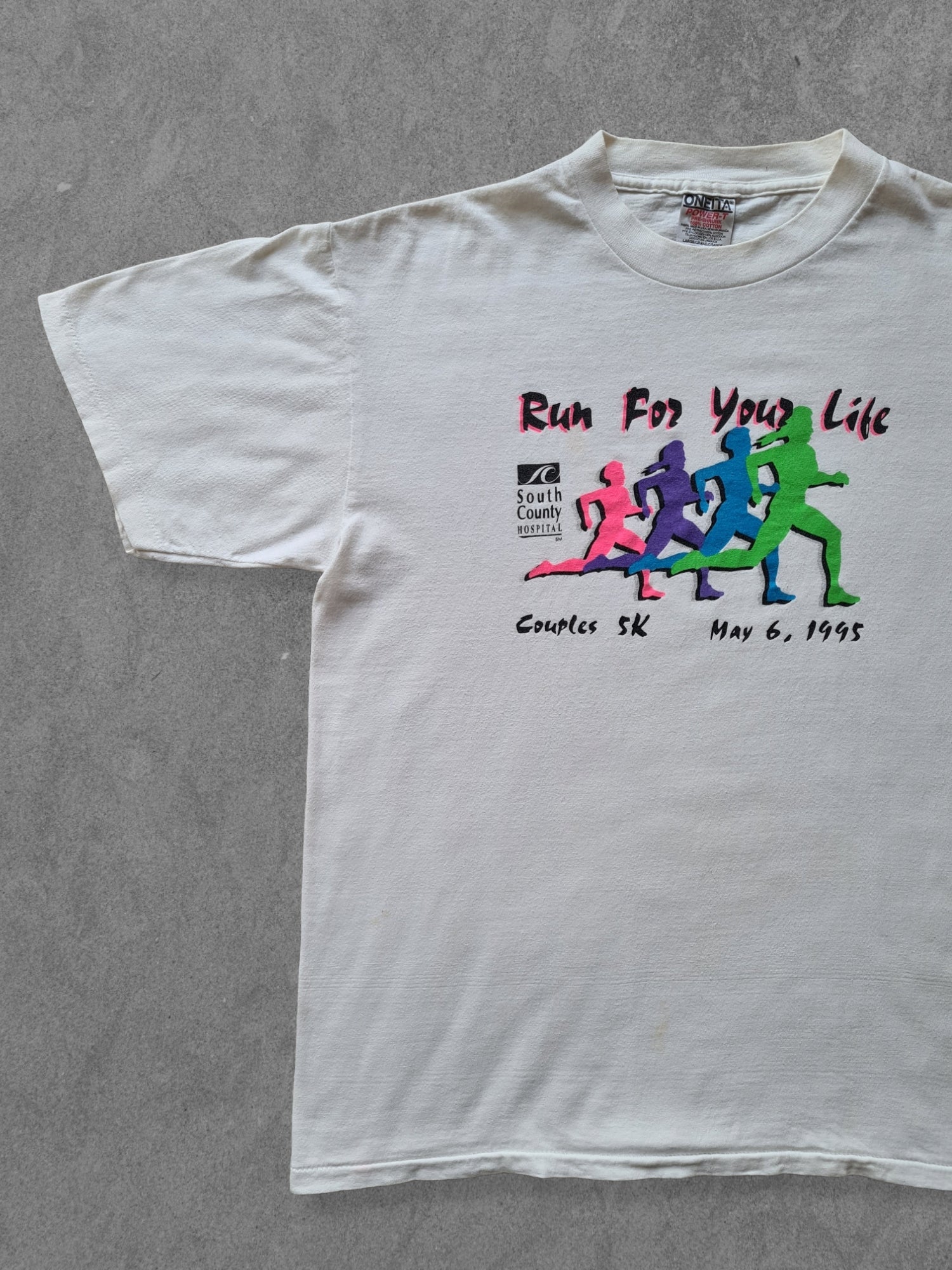 De vintage winkel met tweedehands kleding uit de thrift | 90s ONEITA ''RUN FOR YOUR LIFE'' T-SHIRT [L] T-SHIRT