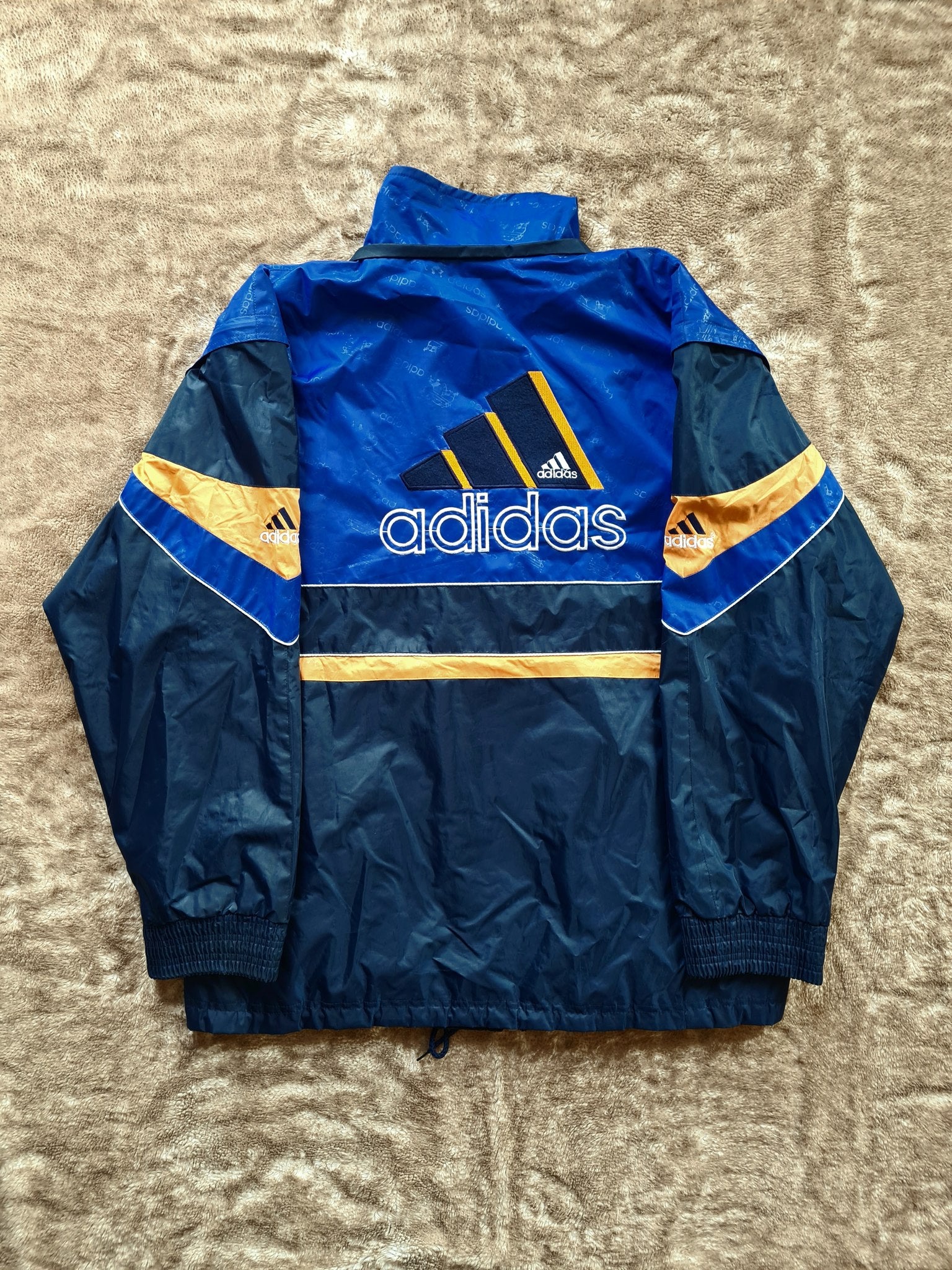 De vintage winkel met tweedehands kleding uit de thrift | 90s RETRO ADIDAS REVIRSABLE JACKET [XL] OUTERWEAR