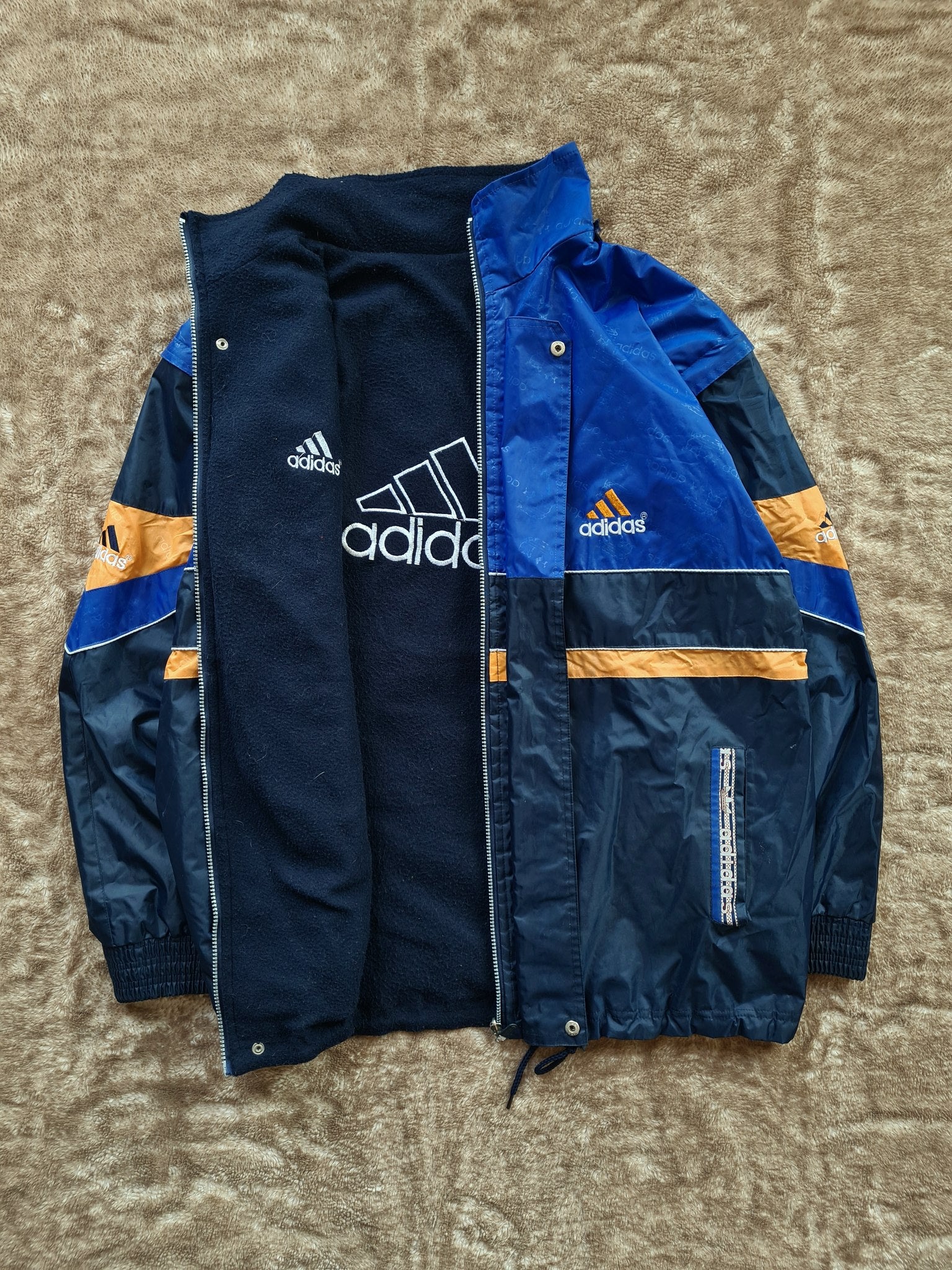 De vintage winkel met tweedehands kleding uit de thrift | 90s RETRO ADIDAS REVIRSABLE JACKET [XL] OUTERWEAR