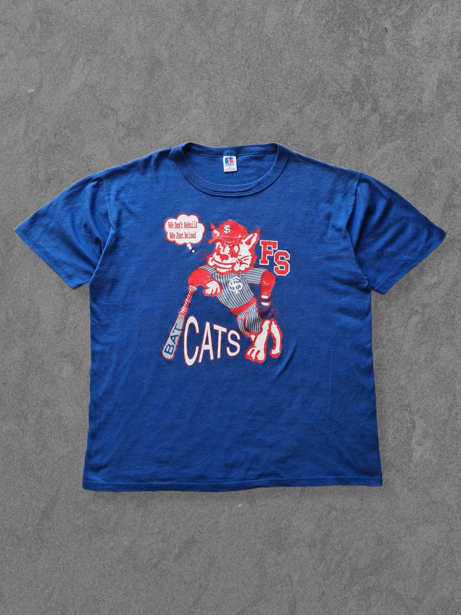 De vintage winkel met tweedehands kleding uit de thrift | 90s RUSSELL ATHLETIC ''CATS'' T-SHIRT [XL] T-SHIRT