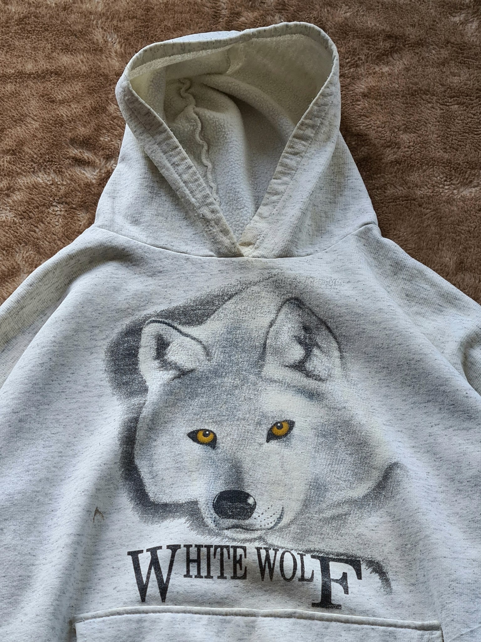 De vintage winkel met tweedehands kleding uit de thrift | 80s WHITE WOLF HOODIE [M] SWEATSHIRT