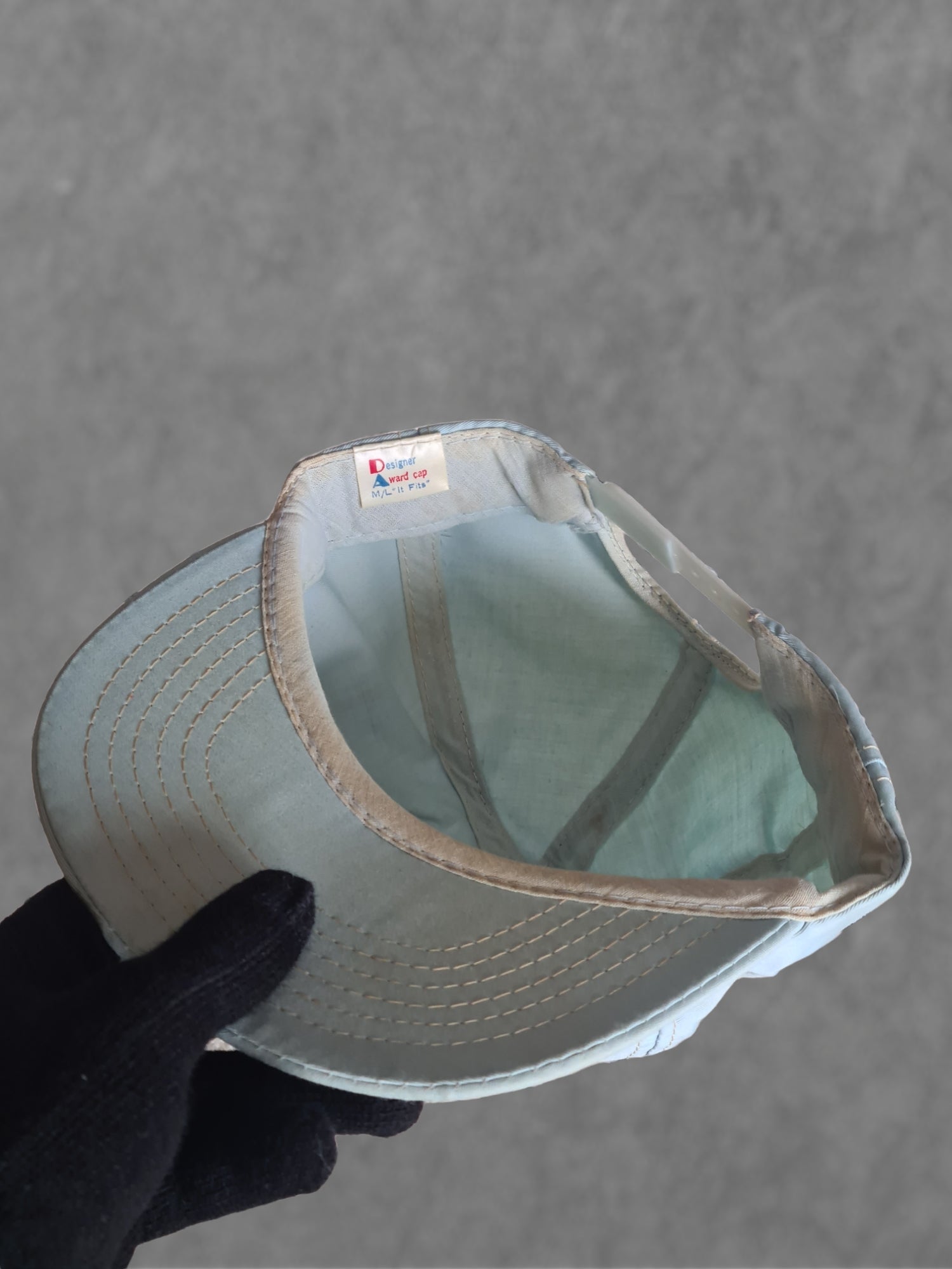 De vintage winkel met tweedehands kleding uit de thrift | 80s ''STROH'S BEER'' LIGHT BLUE HAT HATS